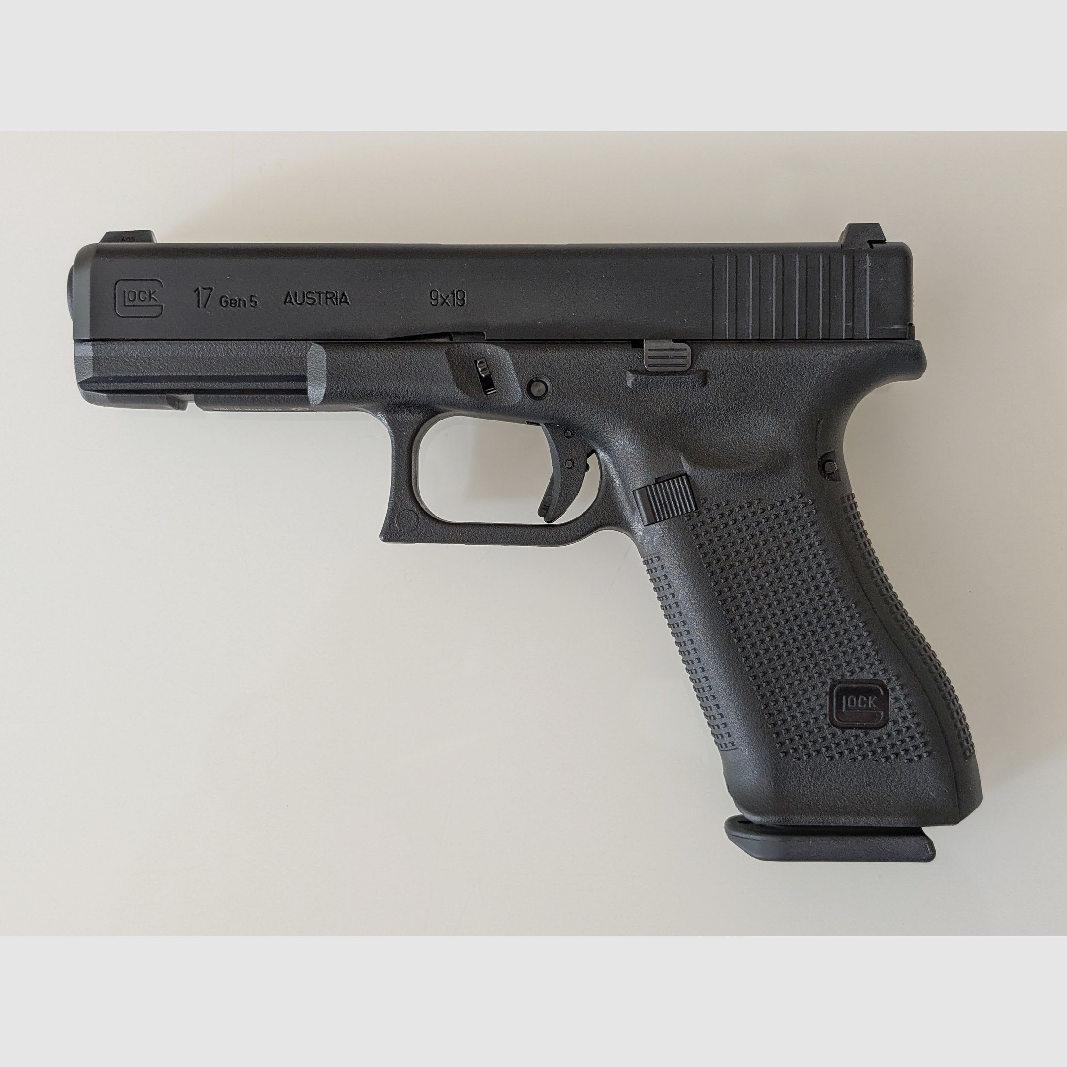 GLOCK 17 Gen5 6 mm, Gas, < 1,0 J