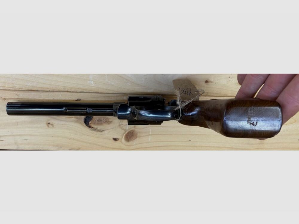 Taurus Mod. 96 .22 l.r. 6' Lauf Holzgriffschalen 6-schüssiger Revolver .22lr