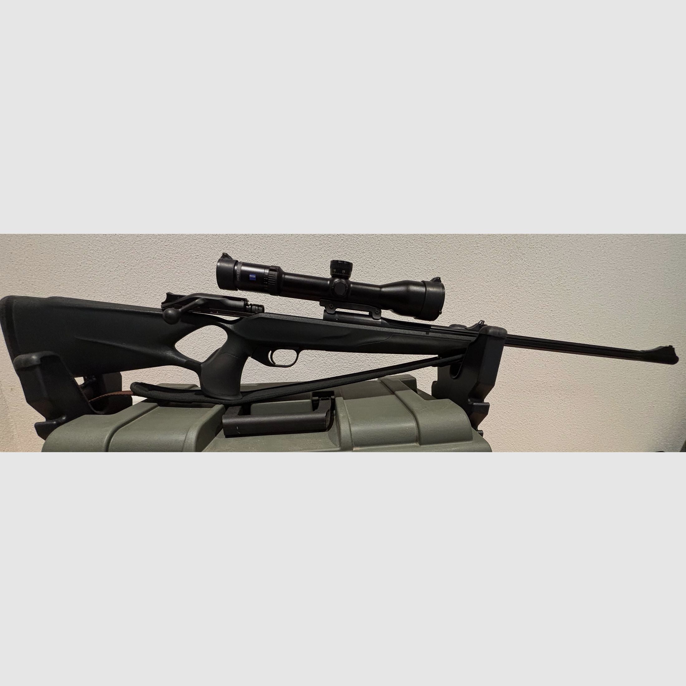 Blaser R8 7mm Blaser Mag Professional Success + Wechsellauf 300 WinMag. Jagdmatch mit Gewinde