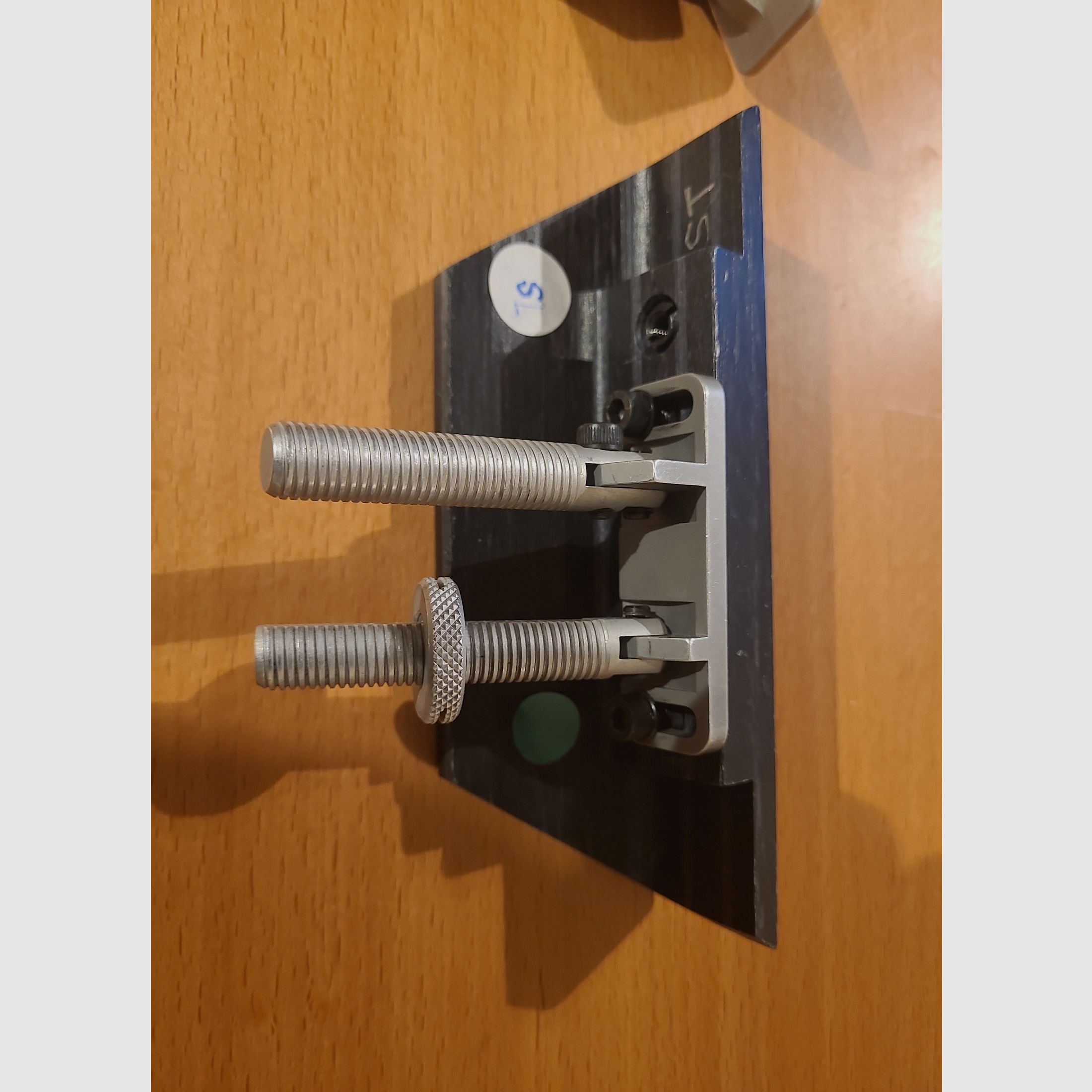Anschütz stock cheekpiece hook cap with extensions, immagine 3 di 3
