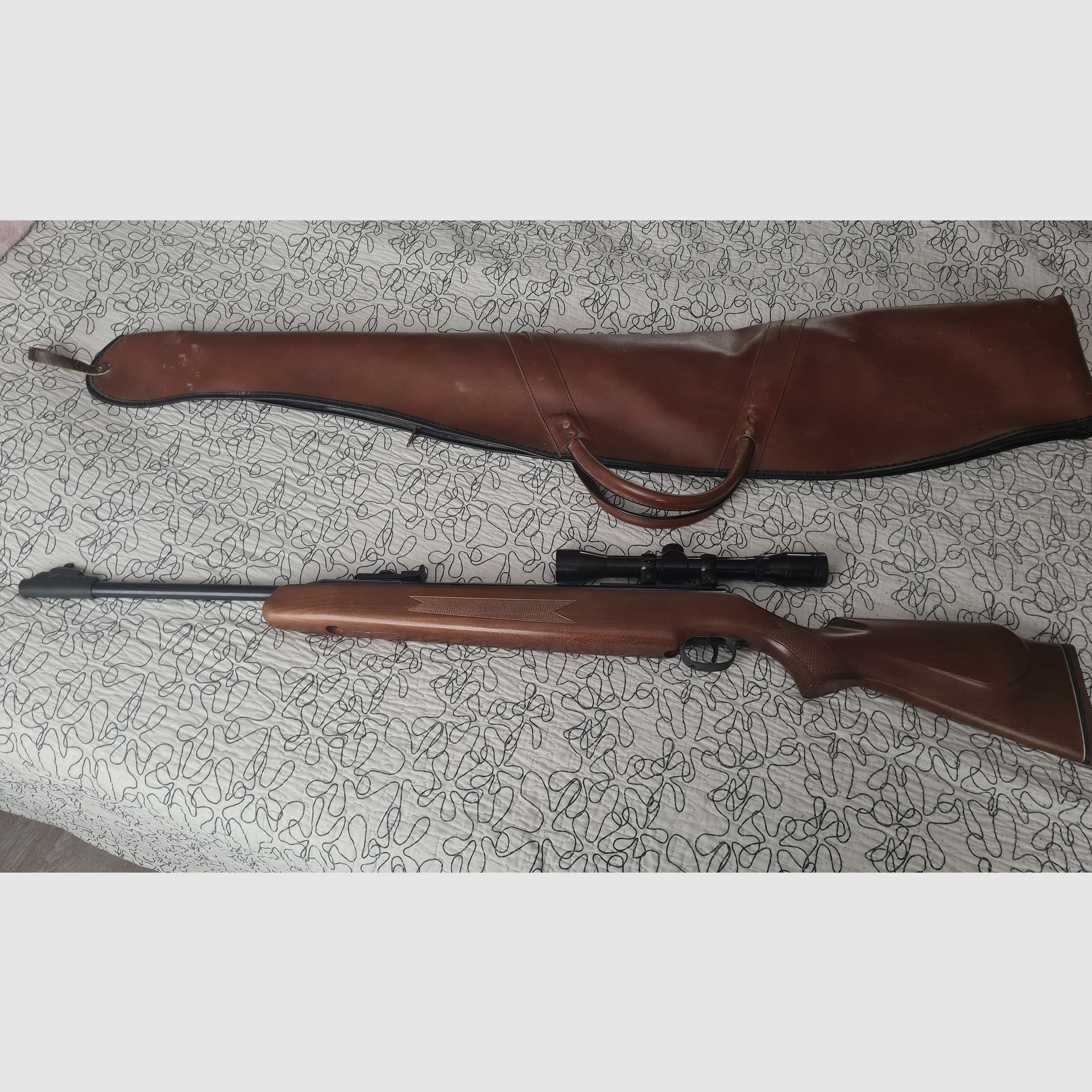 Diana 48 / 52 F-Version Seitenspanner – sehr guter Zustand – mit ZF & Tasche