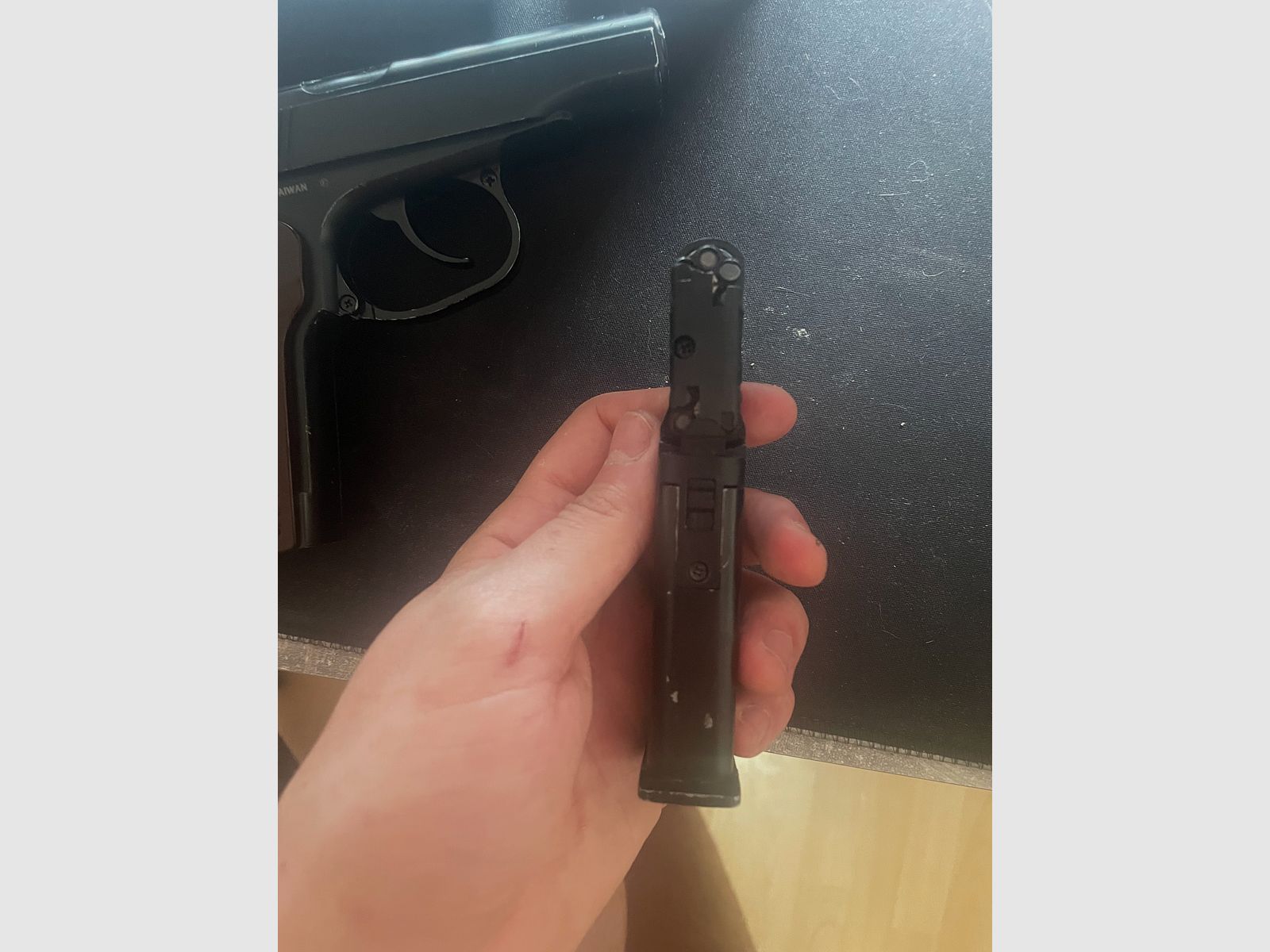 CO₂ Luftpistole PM Makarov 4,5 mm BB – mit Zubehör (Set)