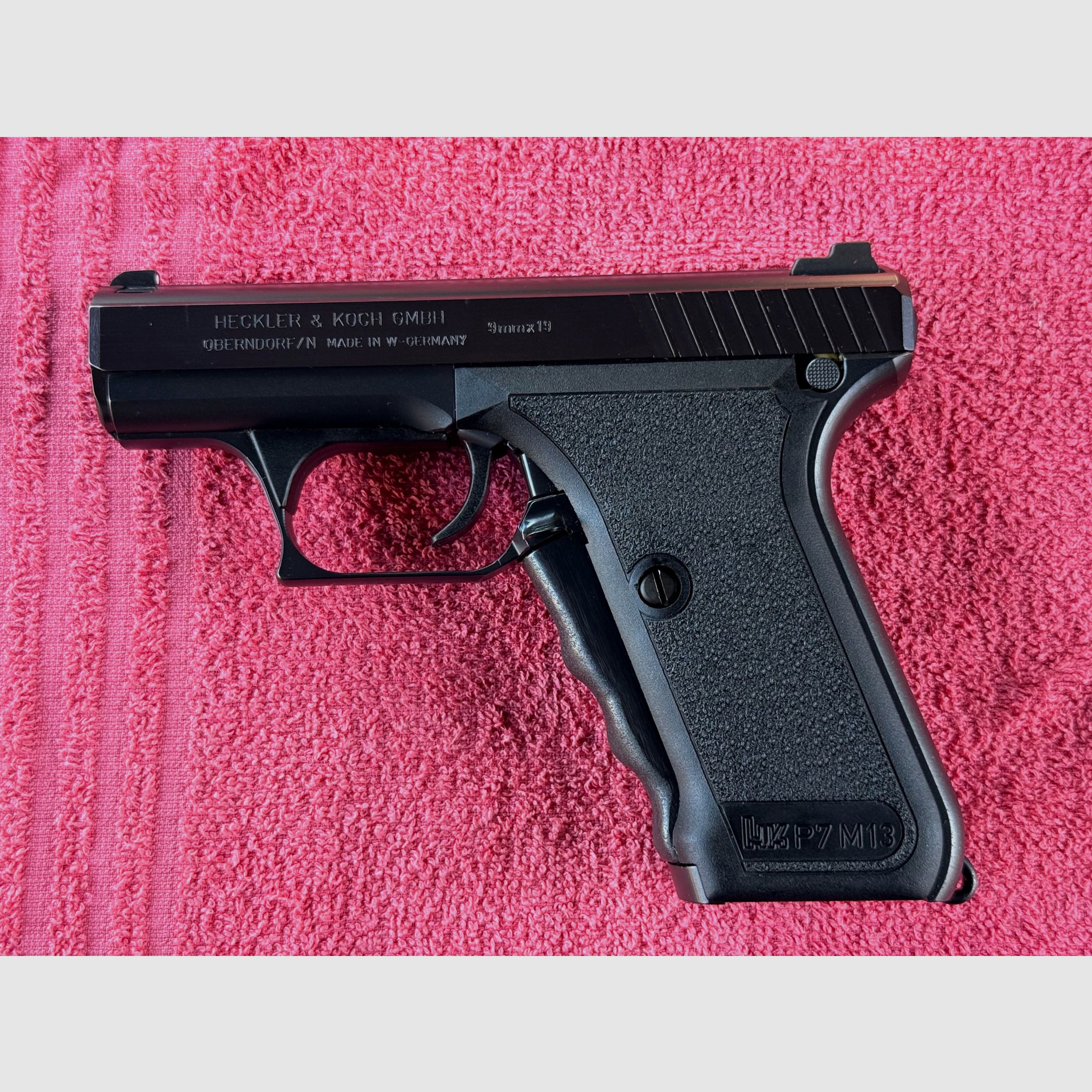 Heckler & Koch P7 M13, image 3 of 11
