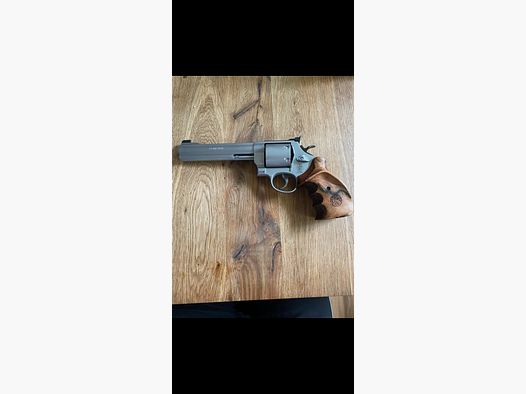 Smith & Wesson clásico Champion 44 Magnum 
