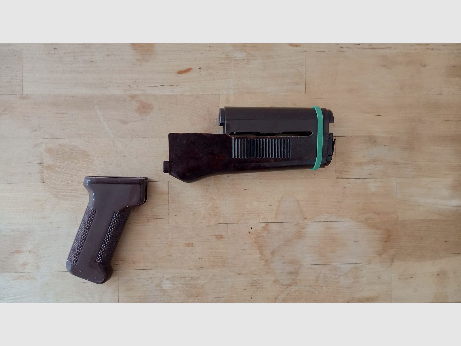 Set di protezione anteriore AKMS MPi dell'Est Germania per AKMS & AK74 DDR NVA in bakelite e plastica // montaggio indiretto anche per NEDI SDM Type 56 possibile, immagine 2 di 20