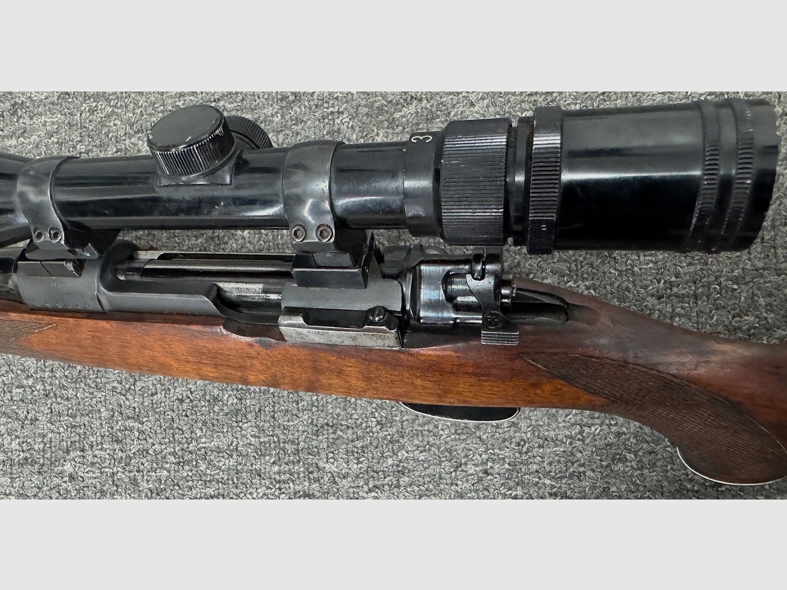 98 w kalibrze 7x64 z lunetą 3-9x40