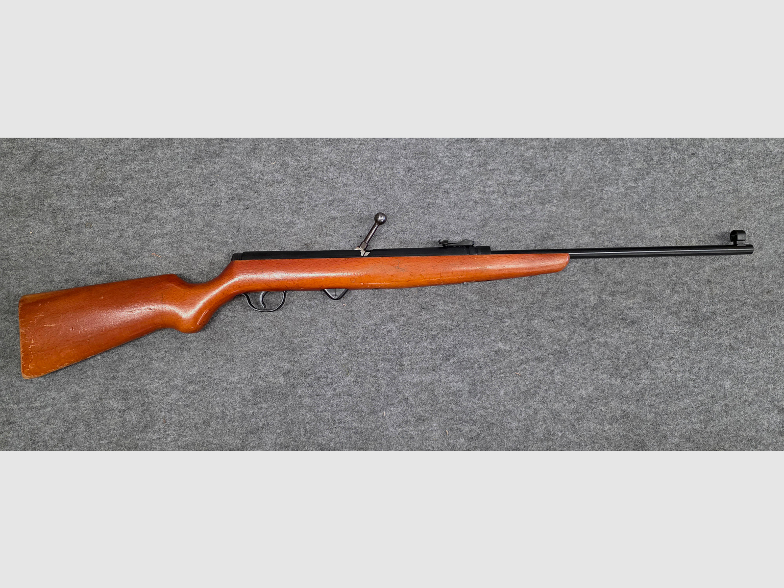 2.) Haenel Mod. 310 con seguro de Bakelita, cargador Kirmes, carabina de aire Cal. 4.4mm