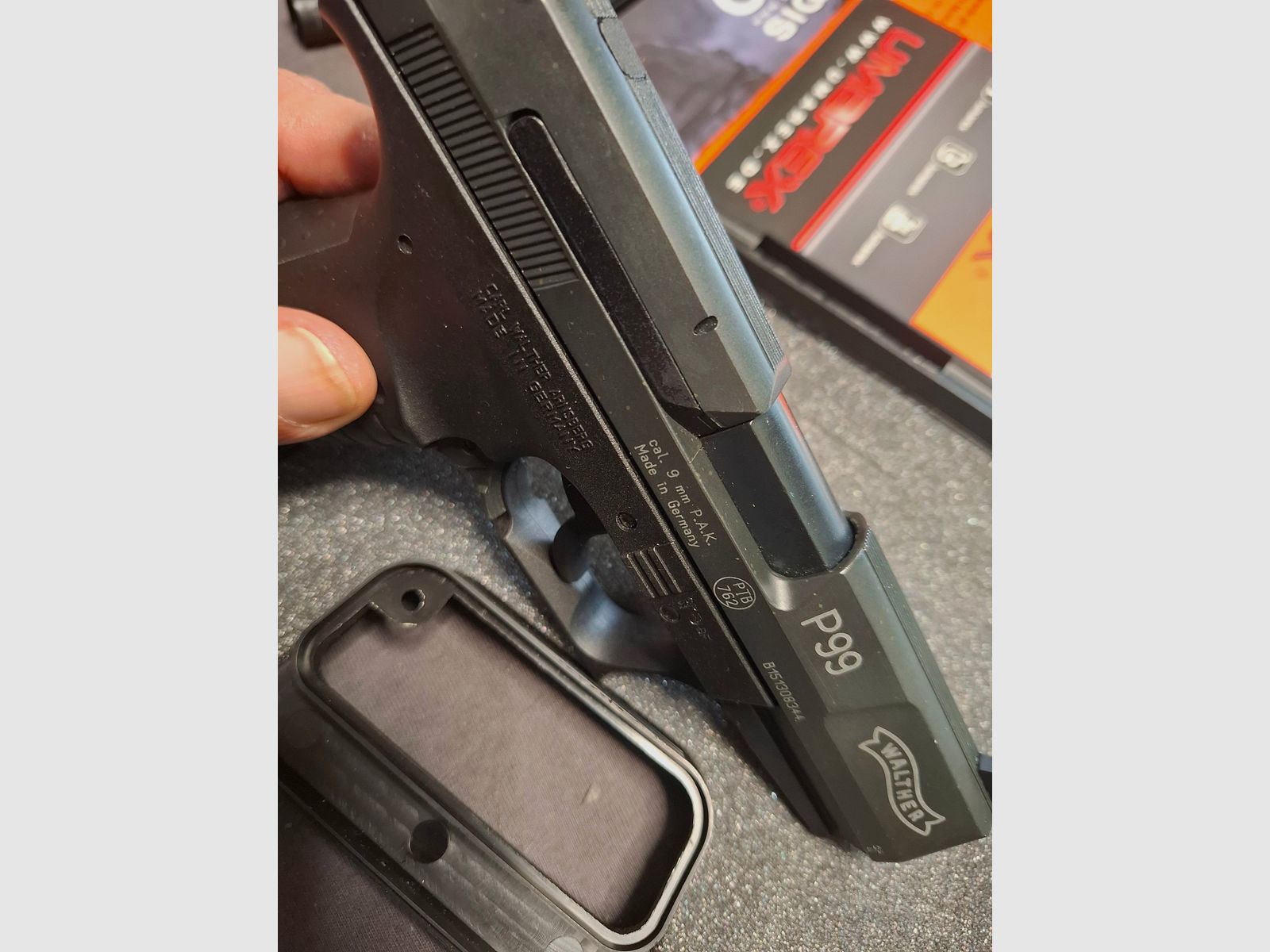 Walther P99  PTB 762  9mm P.A.K.  " NEU"