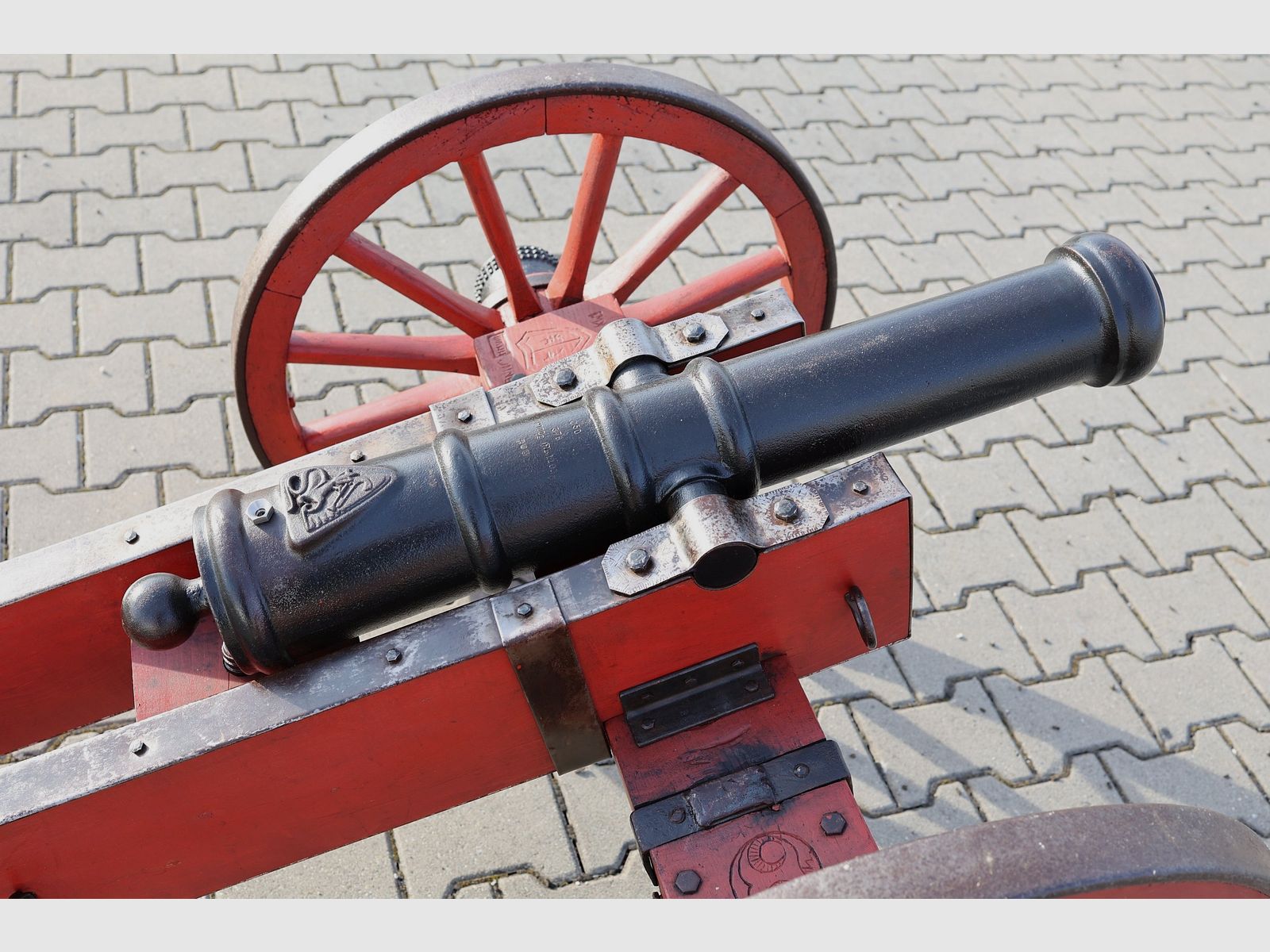 Muzzleloader cannon with proof for reenactment of the 30 Years' War with accessories