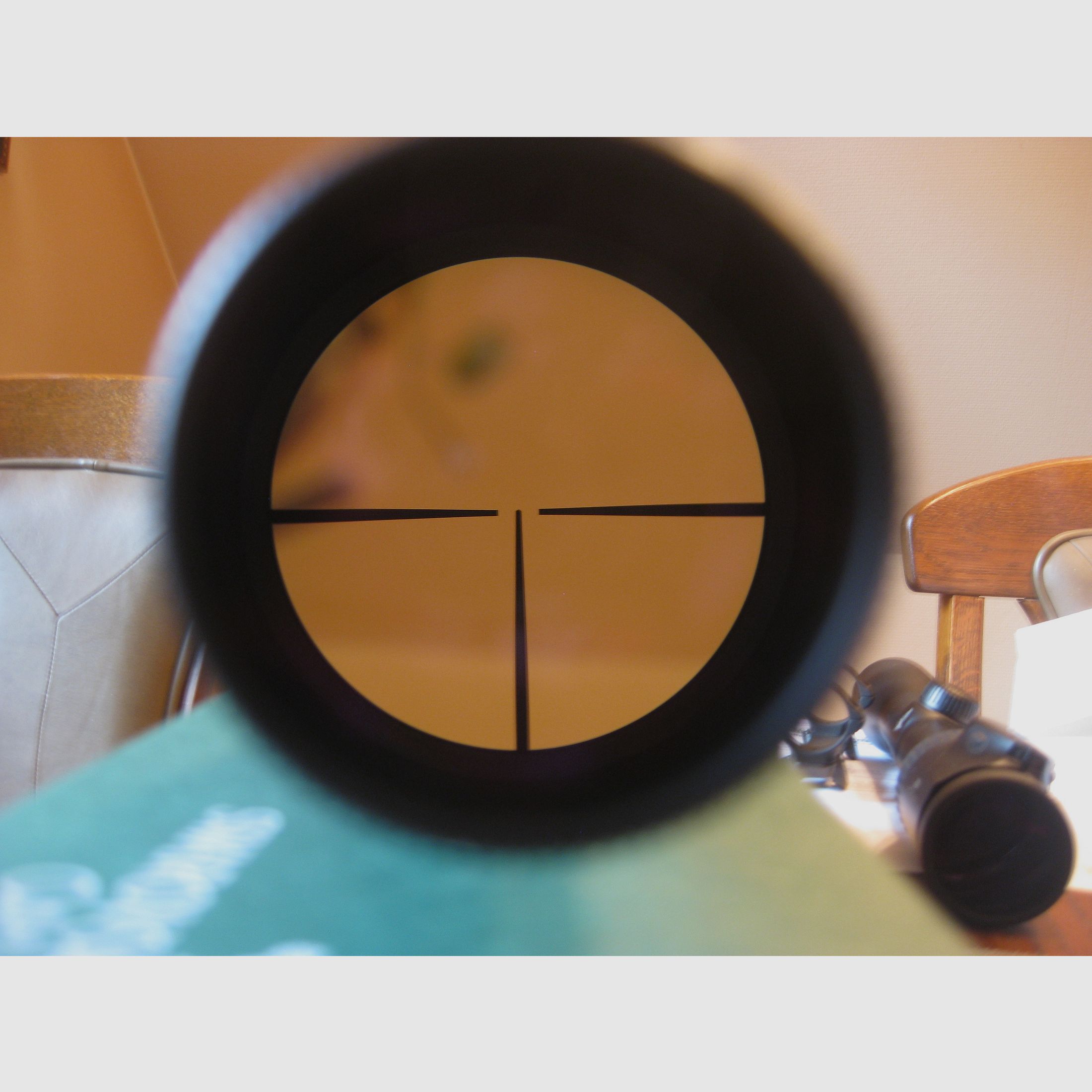 Gebrauchter KLASSIKER. Das Schmidt&Bender 3-12x50 mit Absehen-1 (ähnlich ZEISS-Diavari Absehen) inkl. älterer Blaser-Sattelmontage! Kein Swarovski-LEICA-Kahles-Nickel