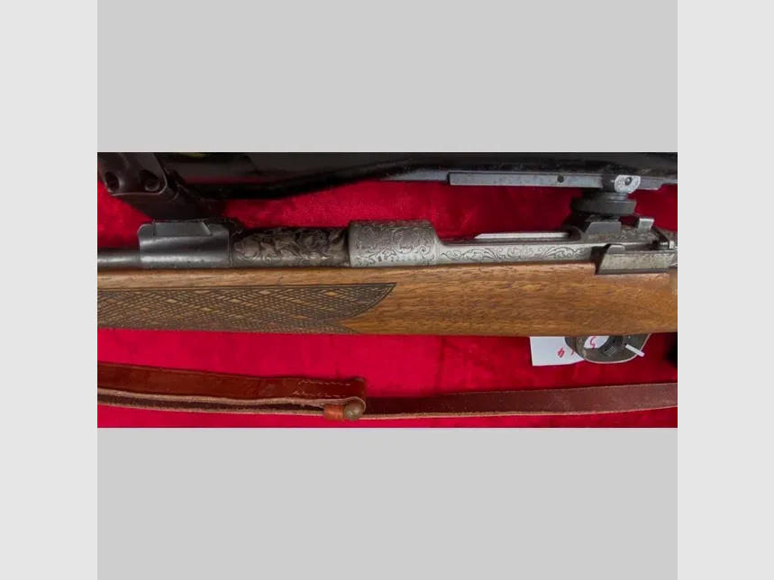 Mauser Modell 98 Cal. 300 WinMag mit sehr schönen Silbereinlagen und tiefen Gravuren 