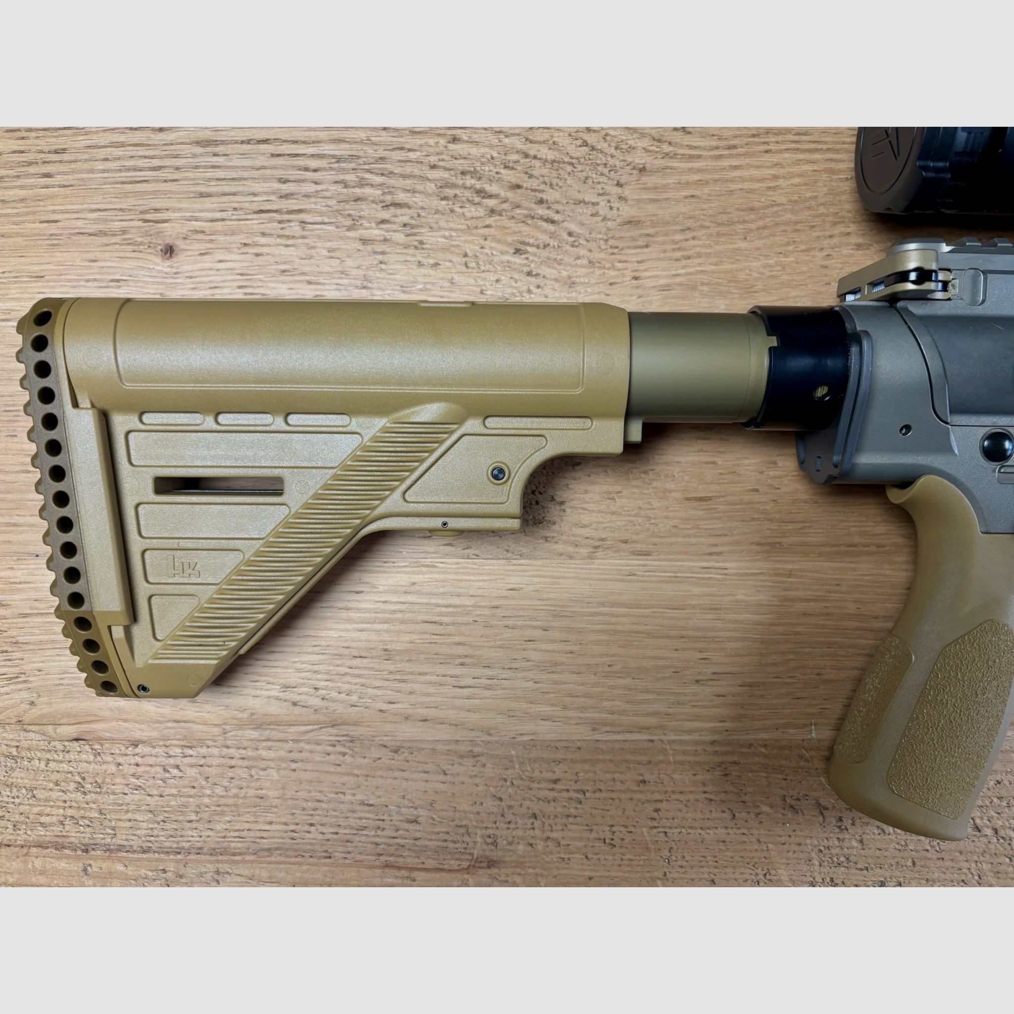 Heckler & Koch HK MR 308 A3 - Sandfarben - inkl. ZF Falke 4-16x44 TAC Karbon Zweibein