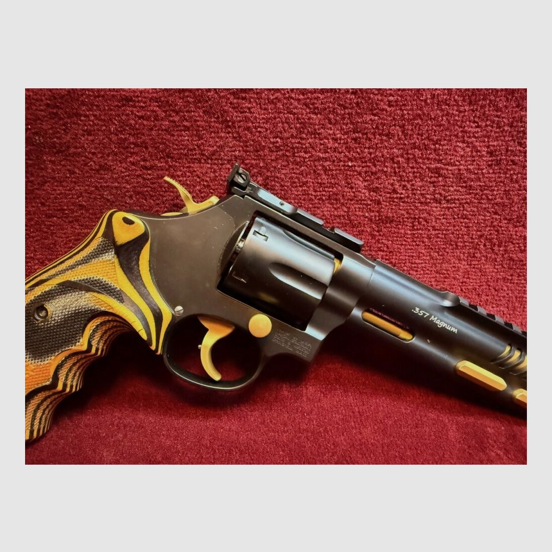 Smith & Wesson 686 Scheuring Black/Gold