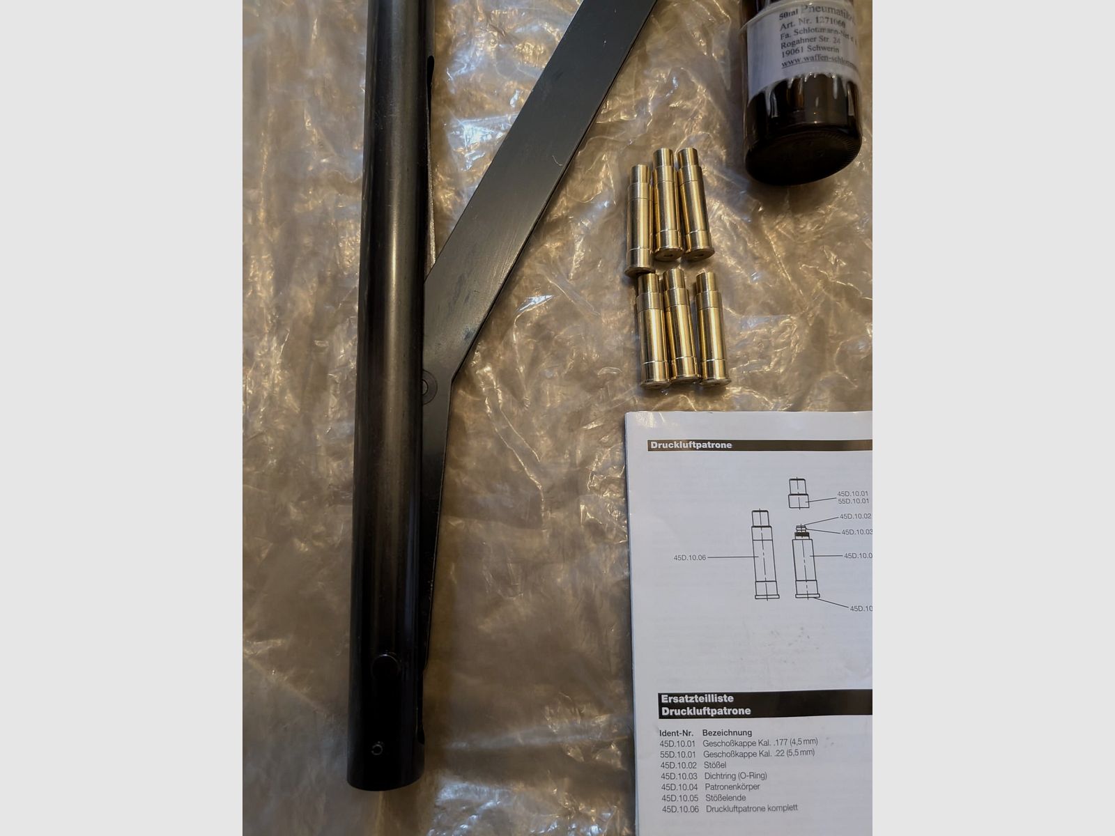 Cartucce a gas per revolver LEP cal. 5,5 mm / .22  6 pezzi + pompa a mano + olio pneumatico SET ad es. per ME Bull Barrel Single Action Army Revolver