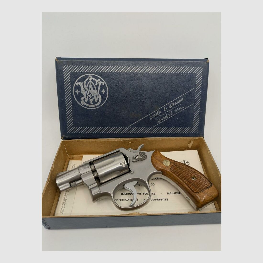 S&W 64