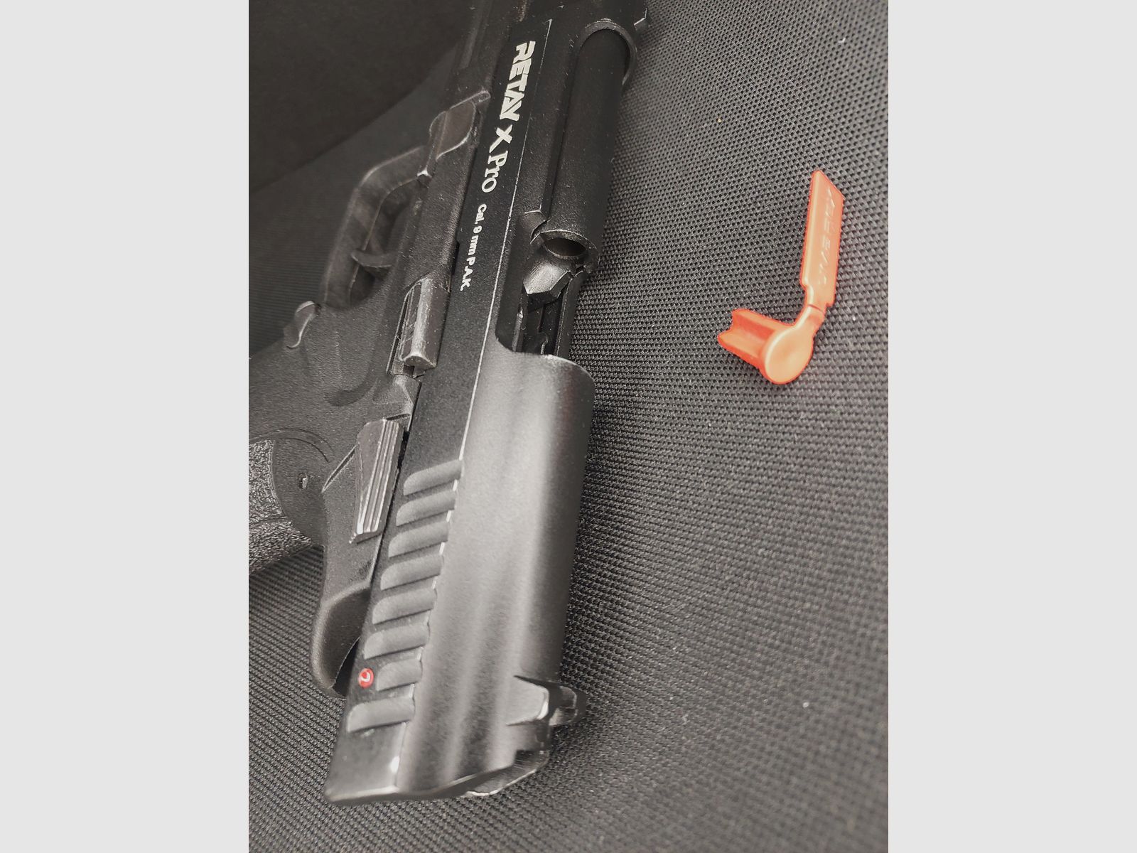 Retay X Pro Schreckschuss Pistole 9mm P.A.K. brüniert (PTB 1041) 
