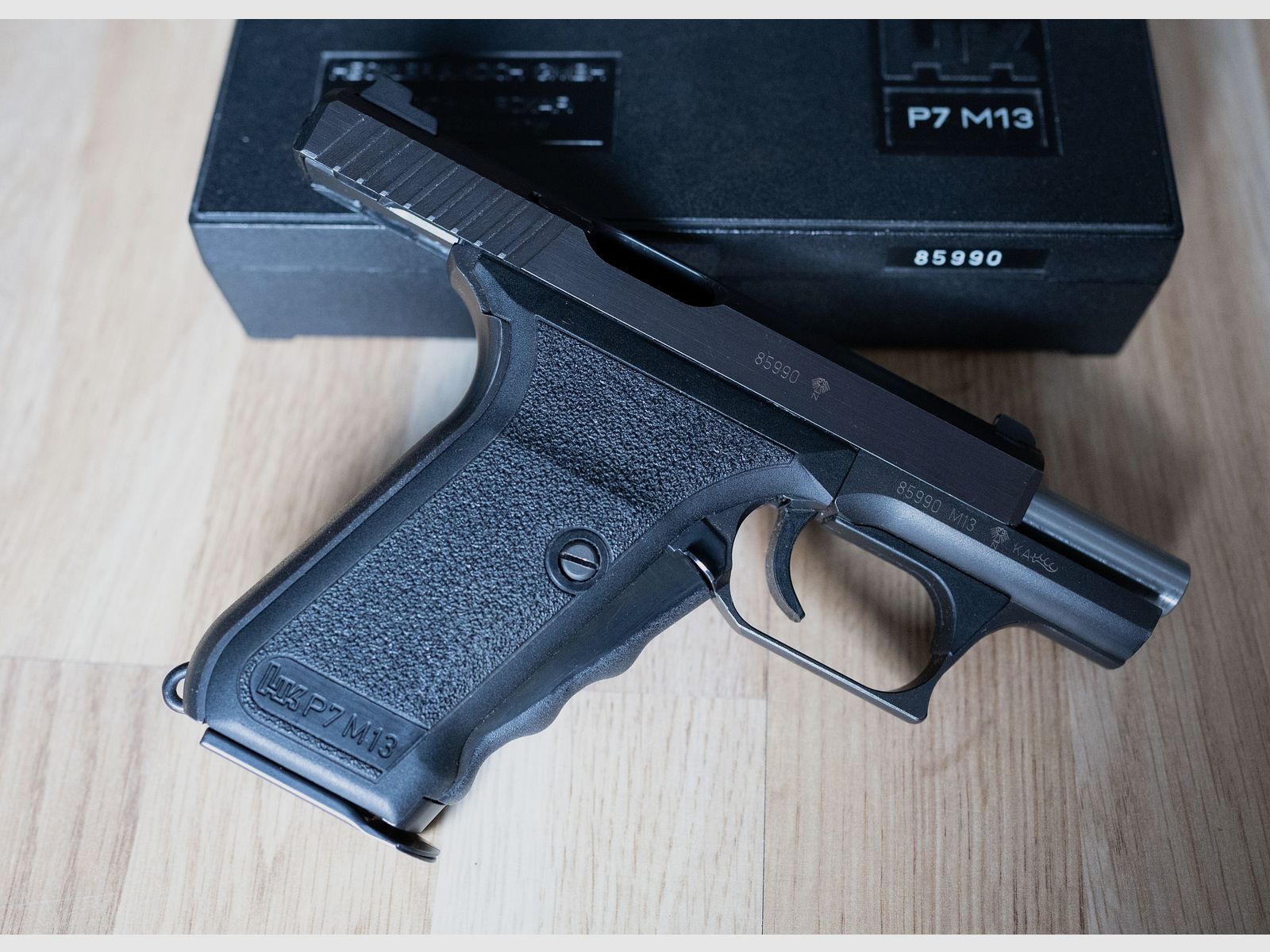 Heckler & Koch Pistole HK P7 M13 9x19mm Original mit Karl Nill Holz Griffschalen und Zubehör