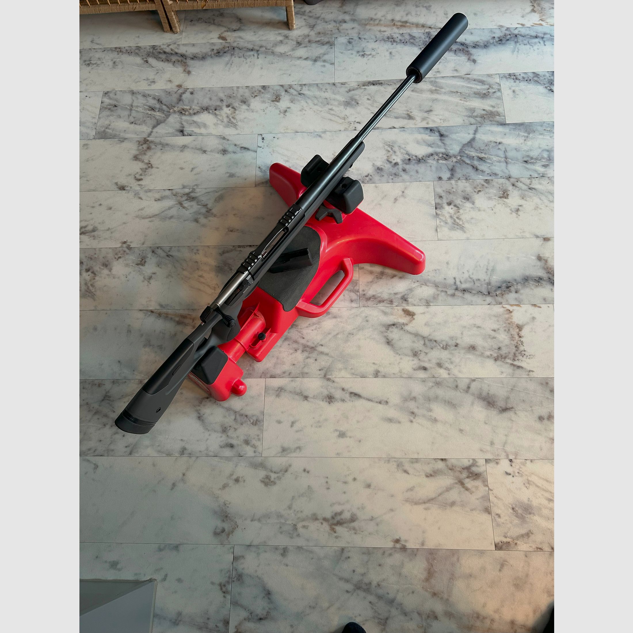  Repetierbüchse Sako S2o Hunter 30-06 Kurz mit Lochschaft und Schalldämpfer