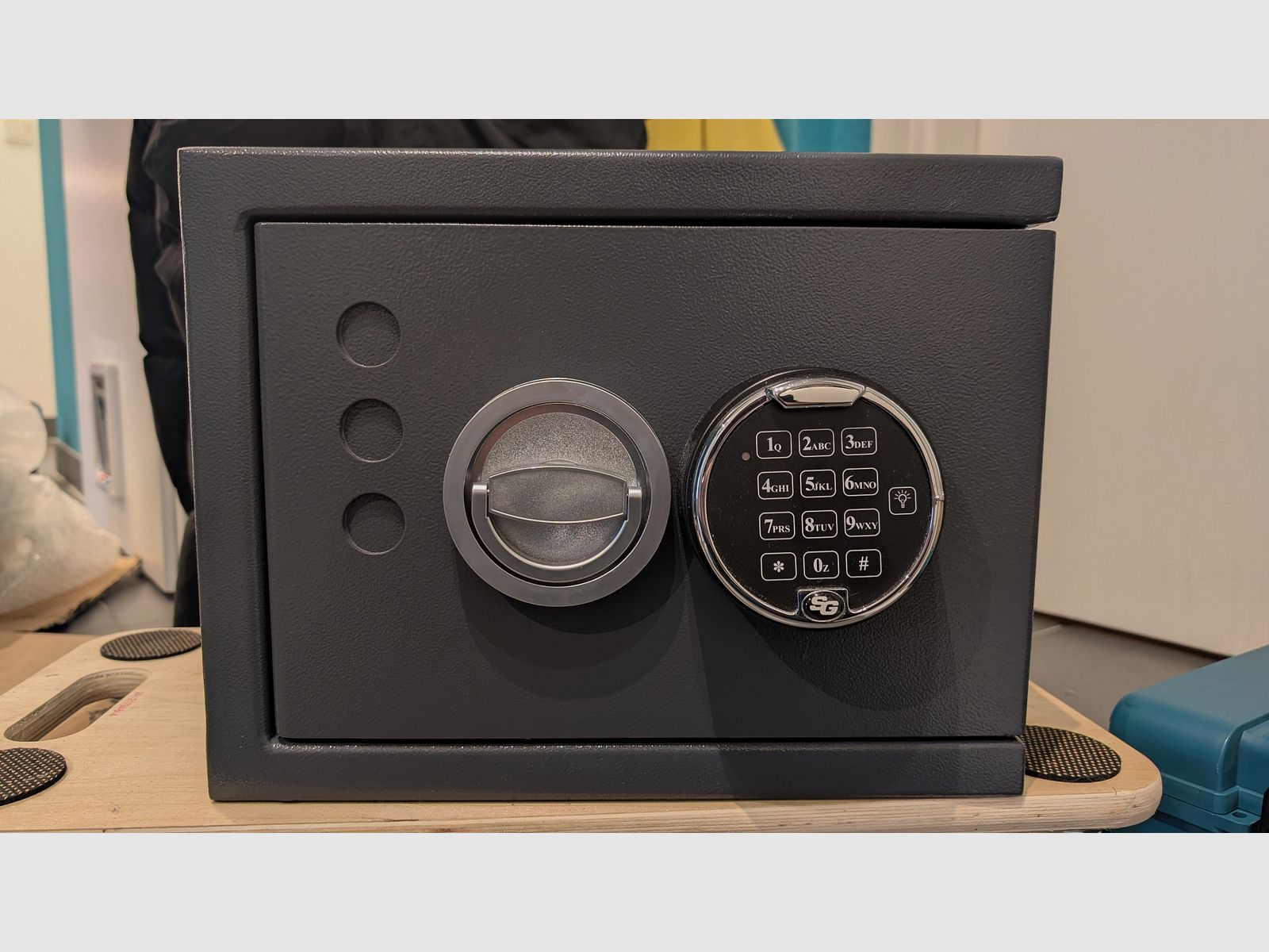 Kurzwaffenschrank KWT 800 Grad 0 mit Zahlenschloss von Eisenbach NEUWERTIG!!!