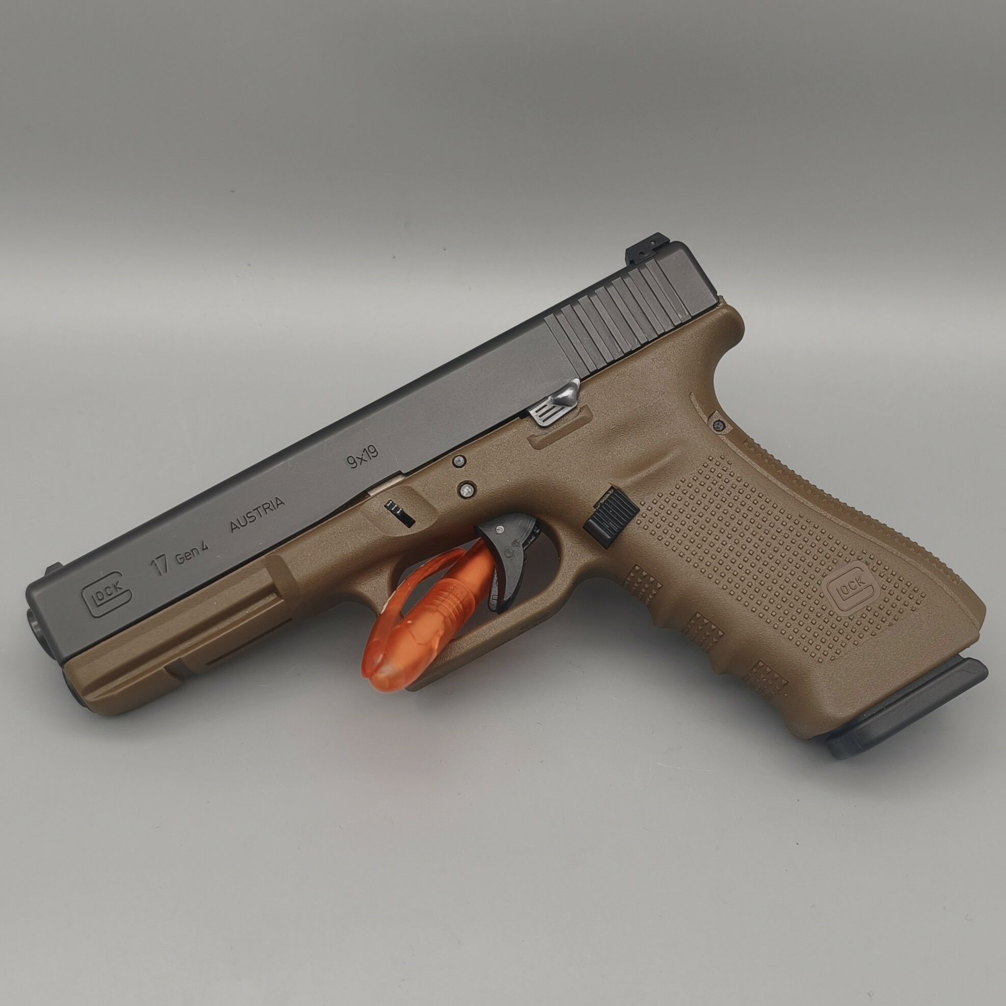 Glock 17 Gen4 Model Specjalny FDE również jako system wymienny! 9mm Luger