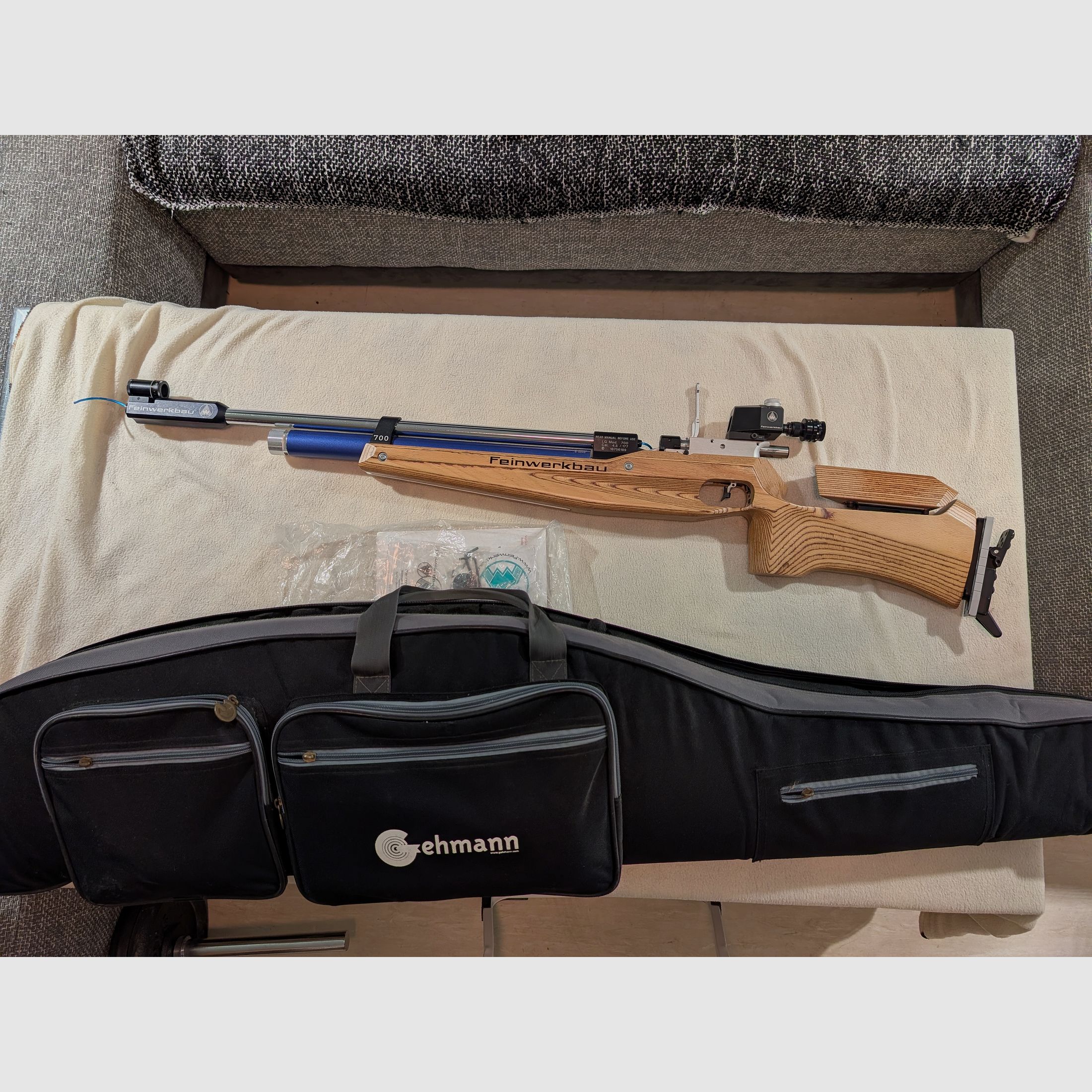 Feinwerkbau 700 con calcio in legno
