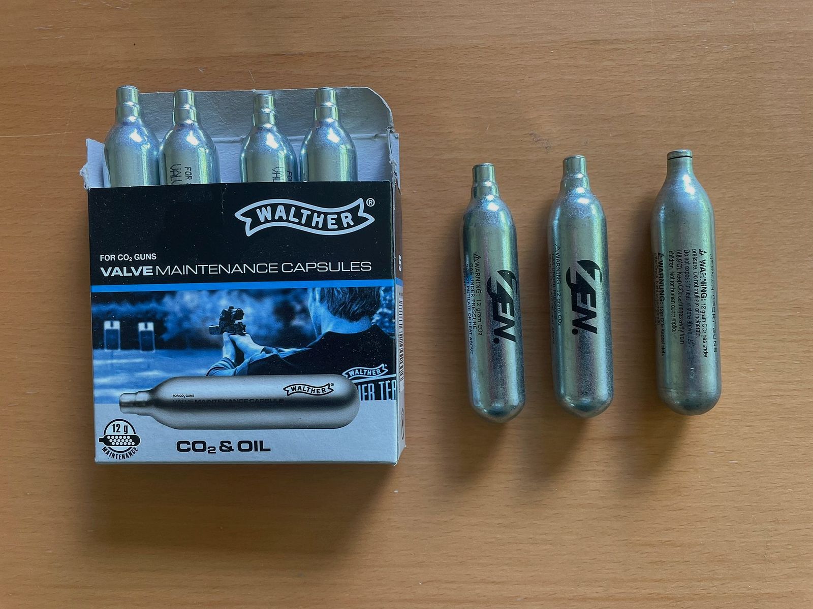 Walther CP99 FDE CO2 Pistole der Sonderauflage Flat Dark Earth mit Walther Nano Point und Schalldämpfer