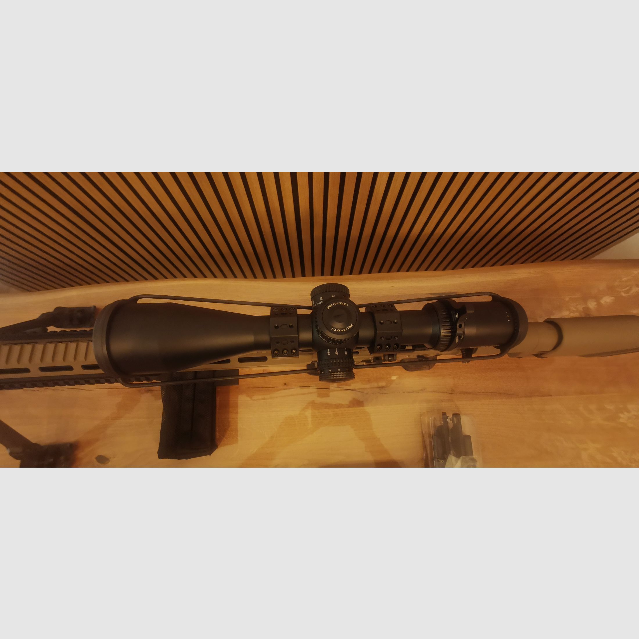 Schmeisser AR15 DMR FDE .223Rem + PAQUETE COMPLETO