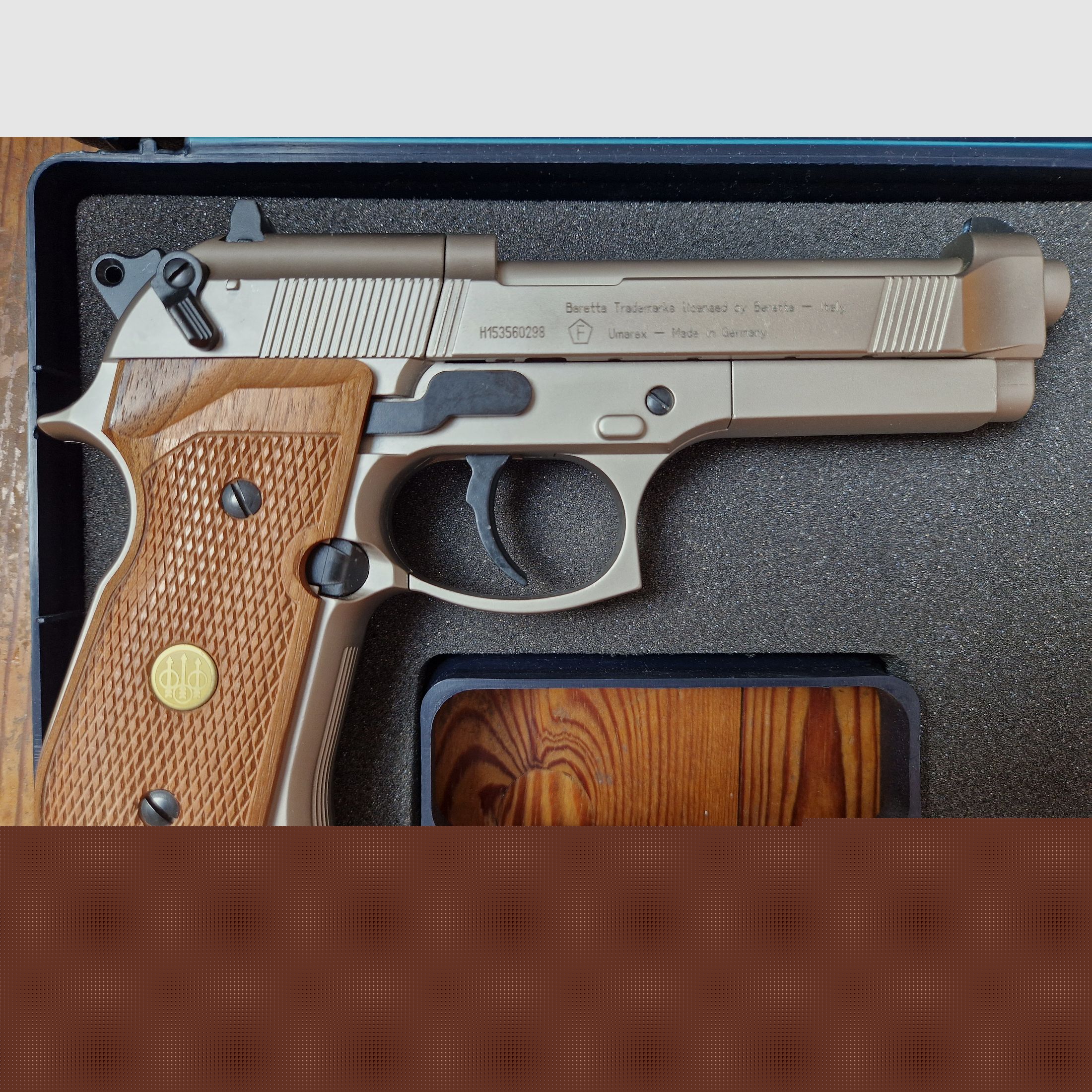 Beretta M 92 FS Diabolo, Vollmetall, vernickelt mit Echtholzgriffschalen