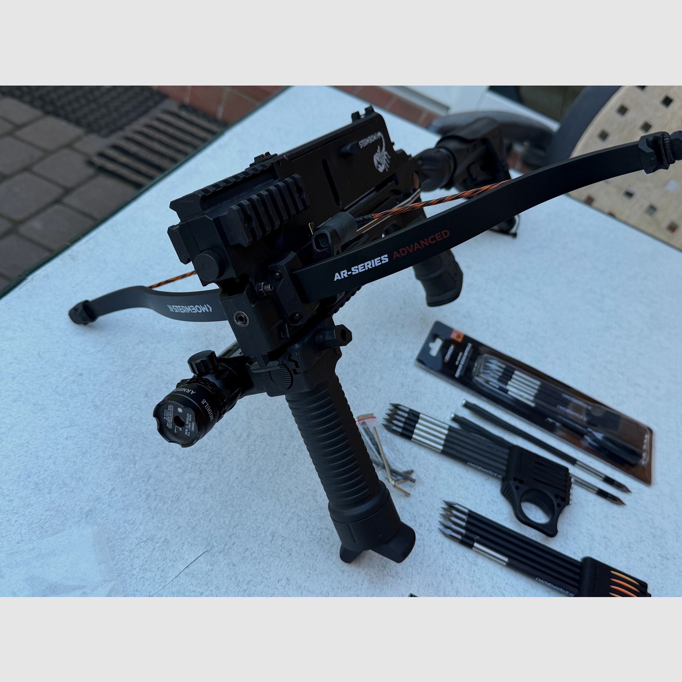 AR-6 Stinger II mit Metallmagazin