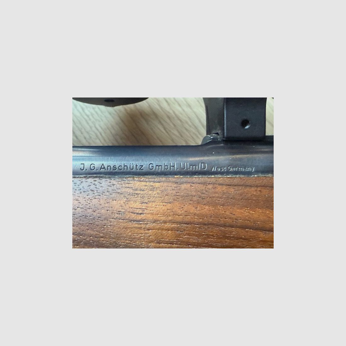 Anschütz Repetierstutzen 222 Remington mit AKAH 2,5-12x56 4LP