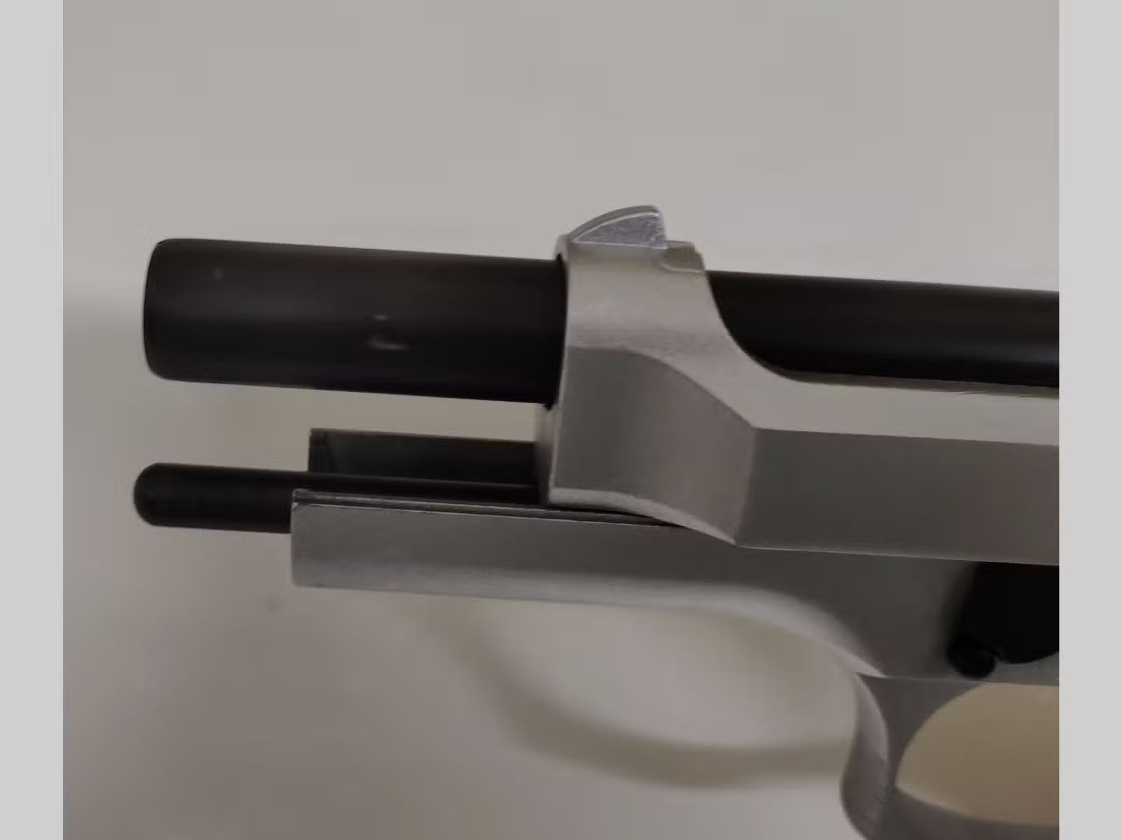 Double Bell M92 Vollmetall mit Blowback|Gas|6 mm