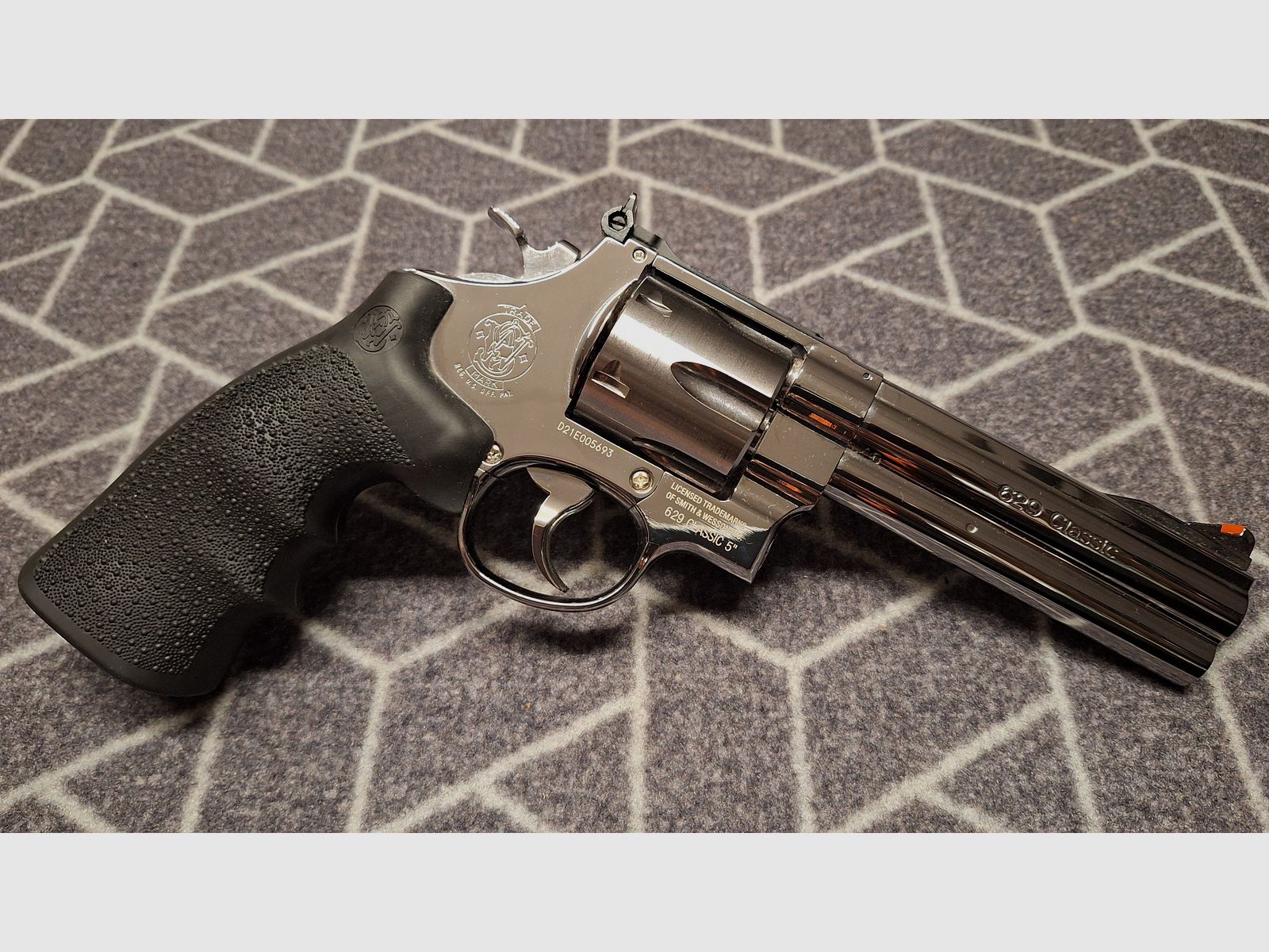 Smith & Wesson 629 Classic 5 inch steel finish Co2 revolver caliber 4.5 mm diabolo NEW!