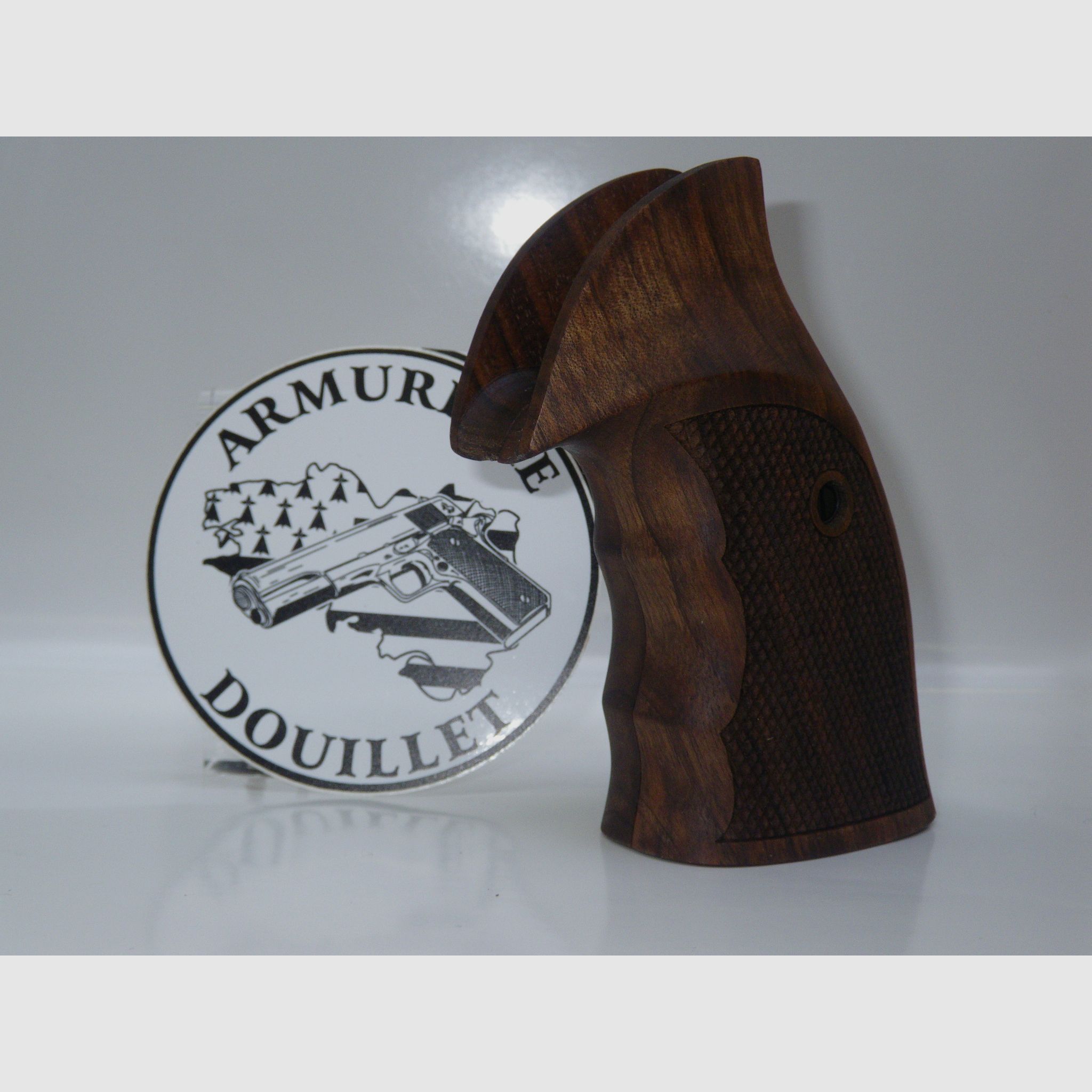 Riffelholzgriffschalen für Revolver Manurhin MR73, Bild 1 von 2