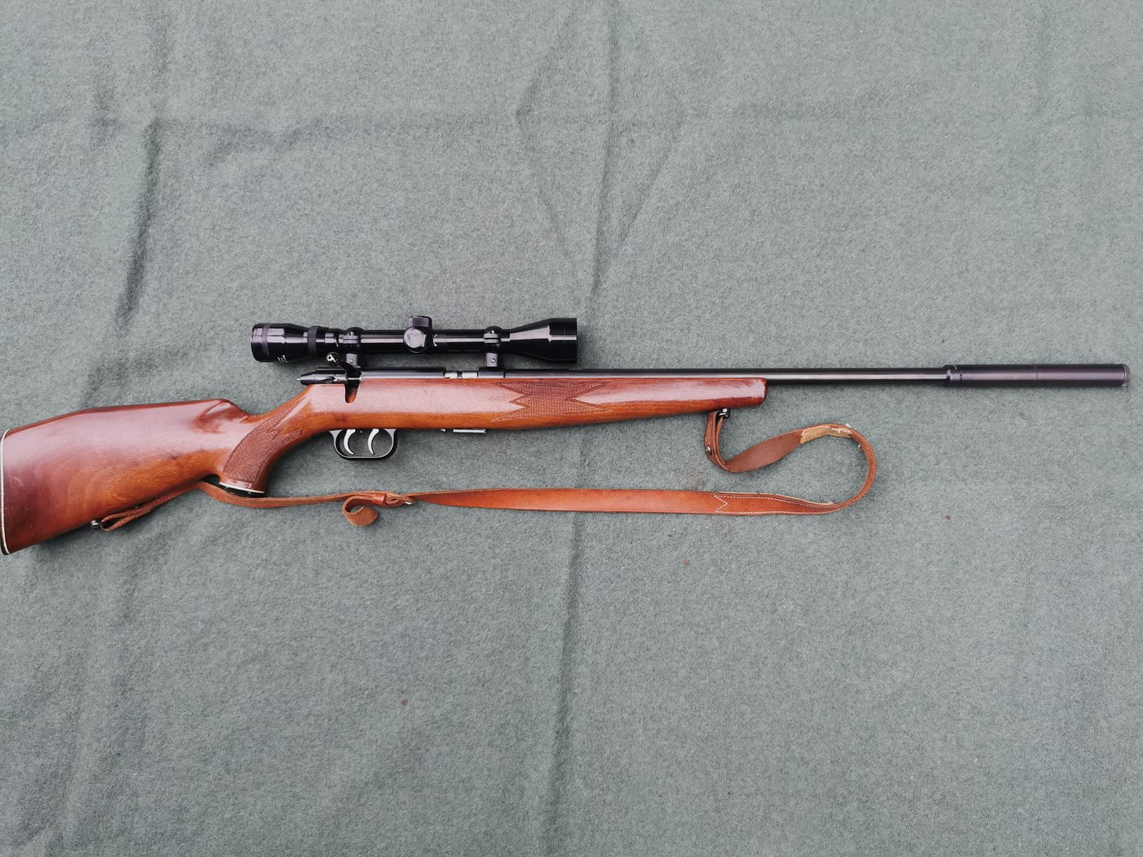 Repetierbüchse Kriegeskorte KK mit Tasco 6x40 und Schalldämpfer