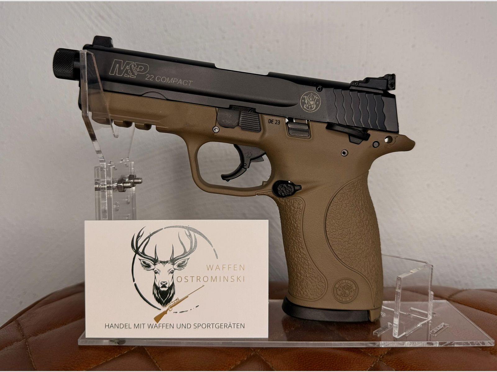 S&W Pistol M&P22 Compact, Suppressor Ready, 3.56" (FDE stock)