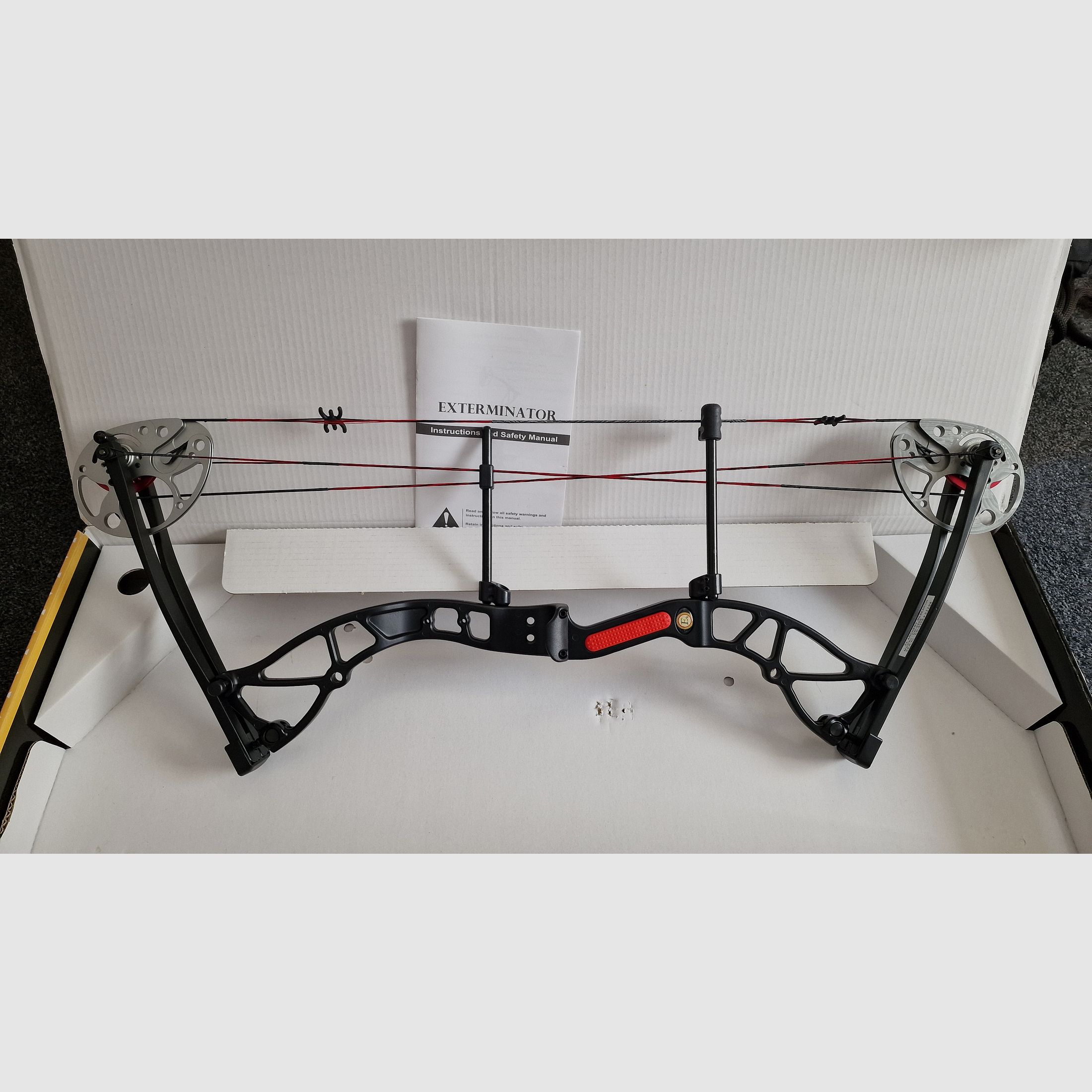 EK Archery Exterminator 15-70 lbs Compoundbogen inkl. Versand