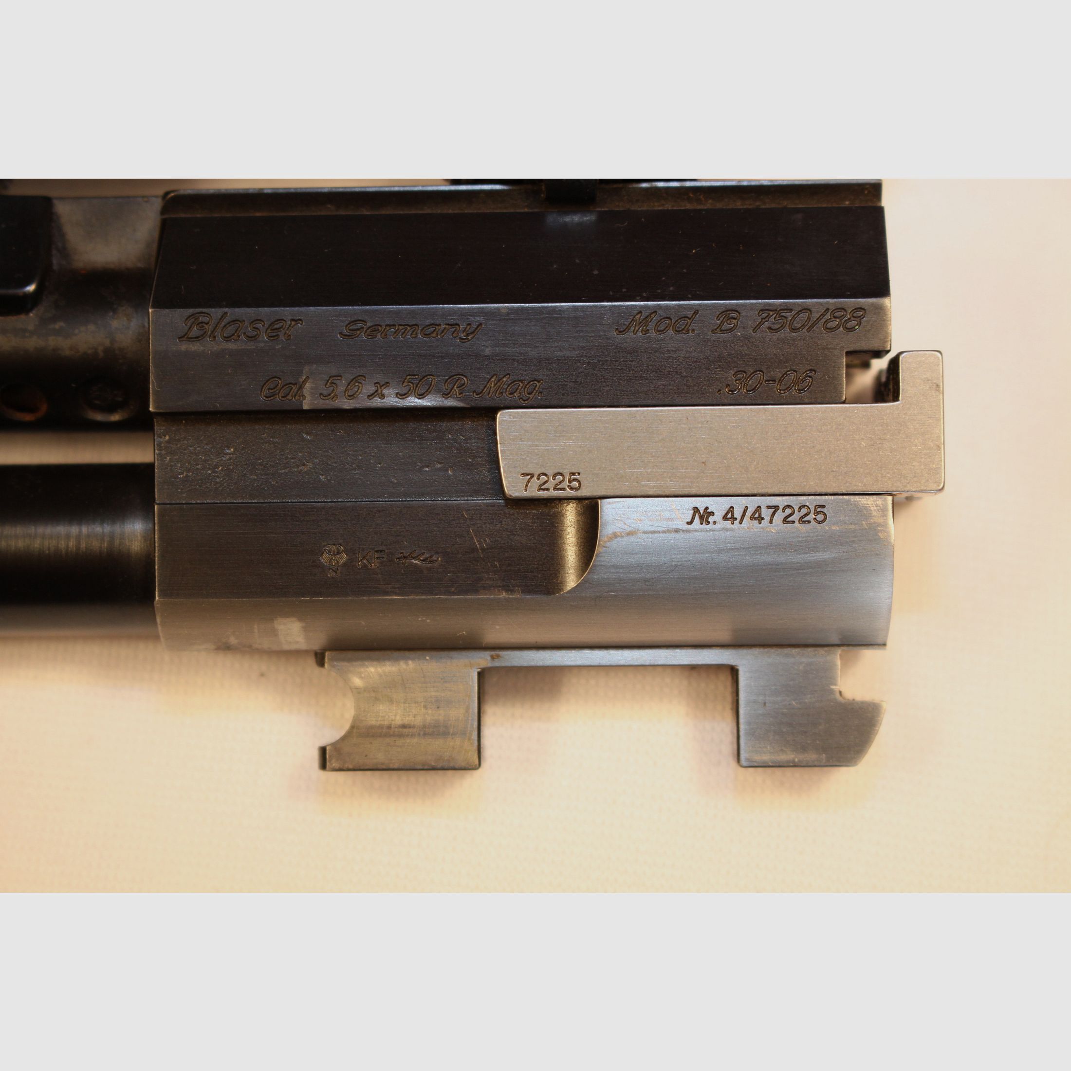 Blaser Berstutzen 750/88 w 5,6x50R i .30/06 z kolbą lewostronną.