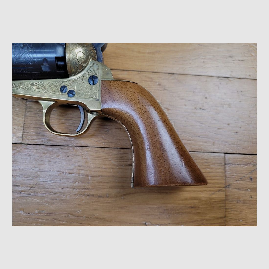 Sehr schöner Revolver Colt 1851 Pietta Schwarzpulver – Modell Navy – Sehr schöne gravierte Variante – Lauf 7,5 Zoll – Kaliber 36 – Waffe von 1978 – TBE++, Bild 17 von 22
