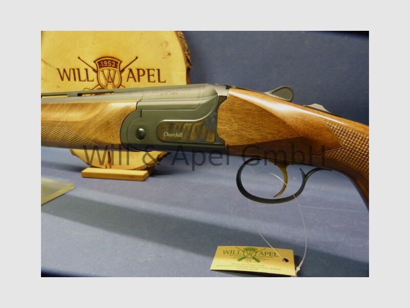 Akkar Churchill Lady Black