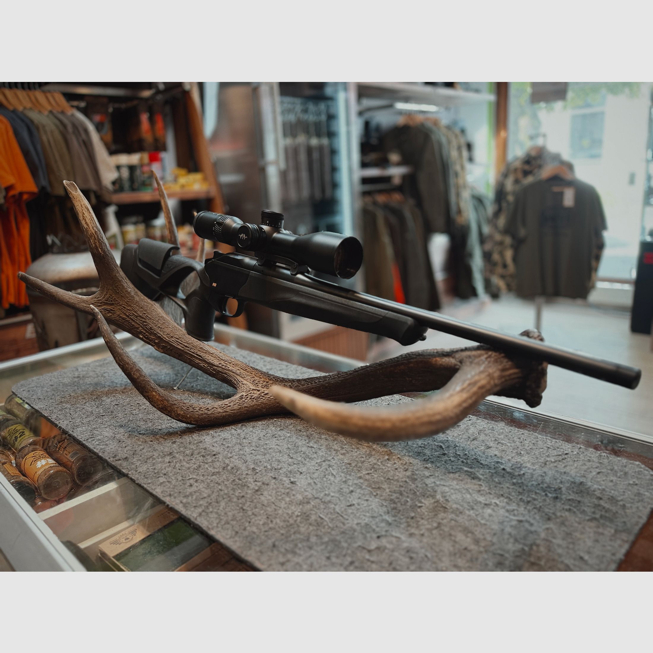 Blaser R8 Ultimate Linksausführung Kal. .308 Win. mit Blaser B2 3-18x50 IC QDC+ – Neuwaffe