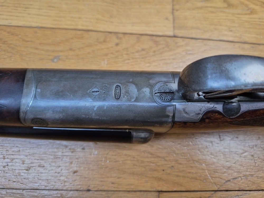 Wunderschönes Gewehr Idéal N°2 / 302 – Kaliber 12/67 – Eines der schönsten Gewehre der Welt – 90 Jahre und kein Makel – Manufrance – Englischer Schaft aus ausgewähltem Nussbaum – Kein Spiel – Sehr schöne Spiegel-Läufe – Unverwüstliche Mechanik – Feine Waffe rein französisch – TBE, Bild 17 von 35