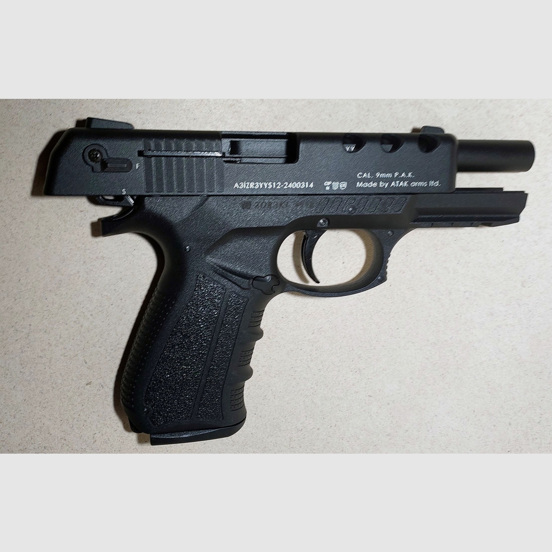 Zoraki 4918 Schreckschuspistole Kal. 9mm P.A.K. (PTB 1110) schwarz  neuwertig!