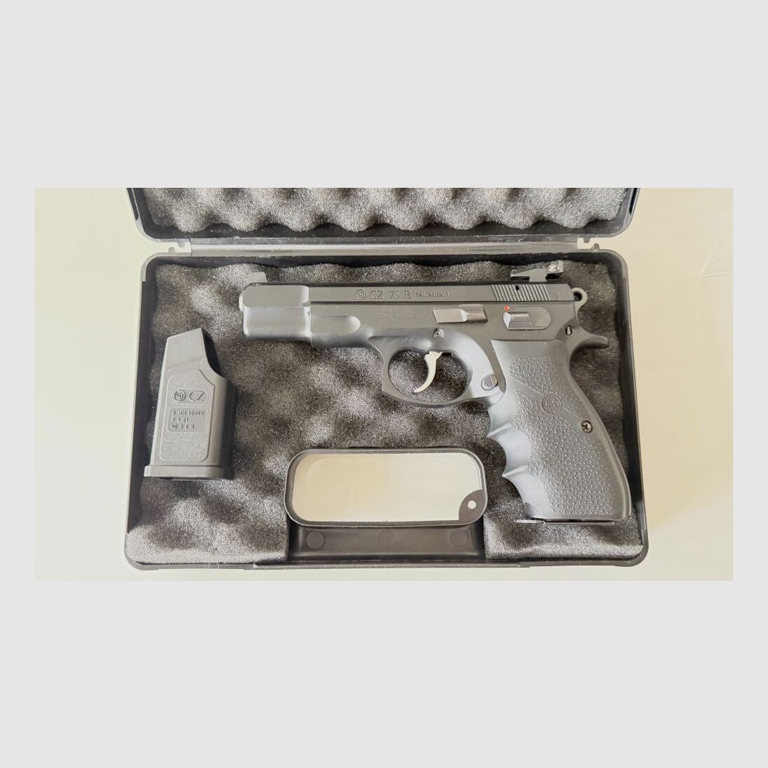 CZ Uhersky Brod M 75 Originalkoffer 9mmLuger