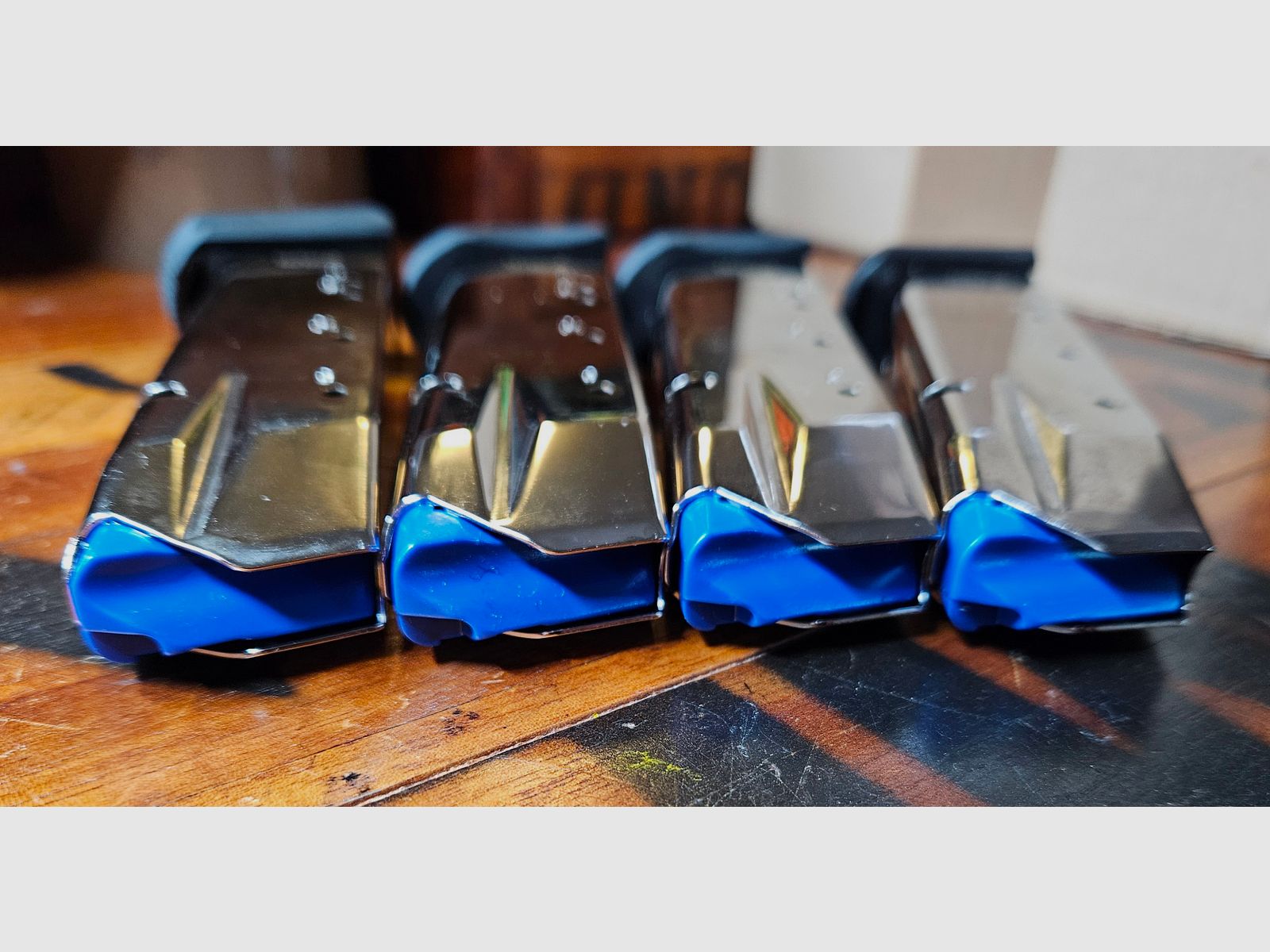 4 pistol magazines 9mm Luger