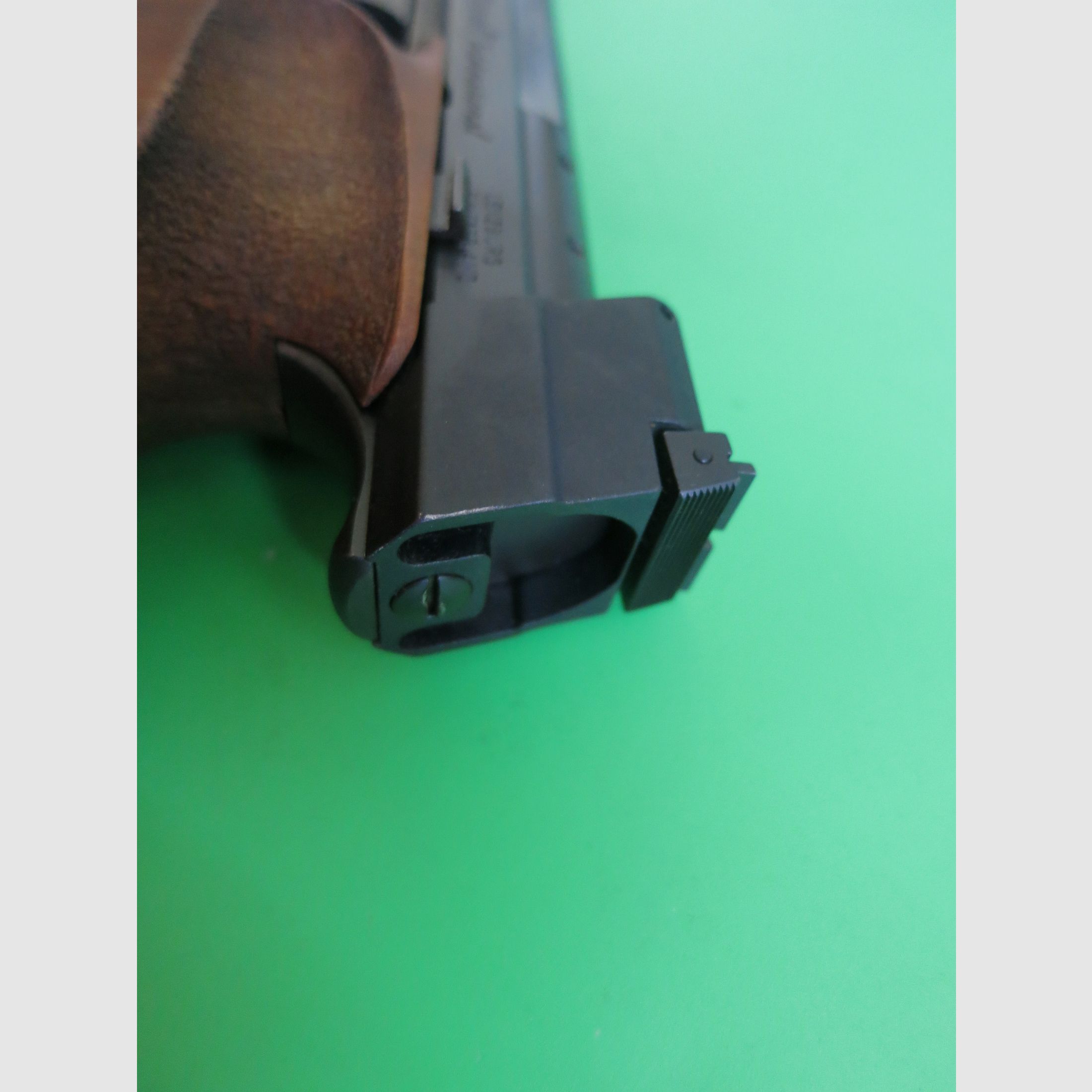 Hämmerli International 208, beste schweizer Ziel- Sportpistole, .22lr +Laufgewicht +NILL-Sportgriff      #49