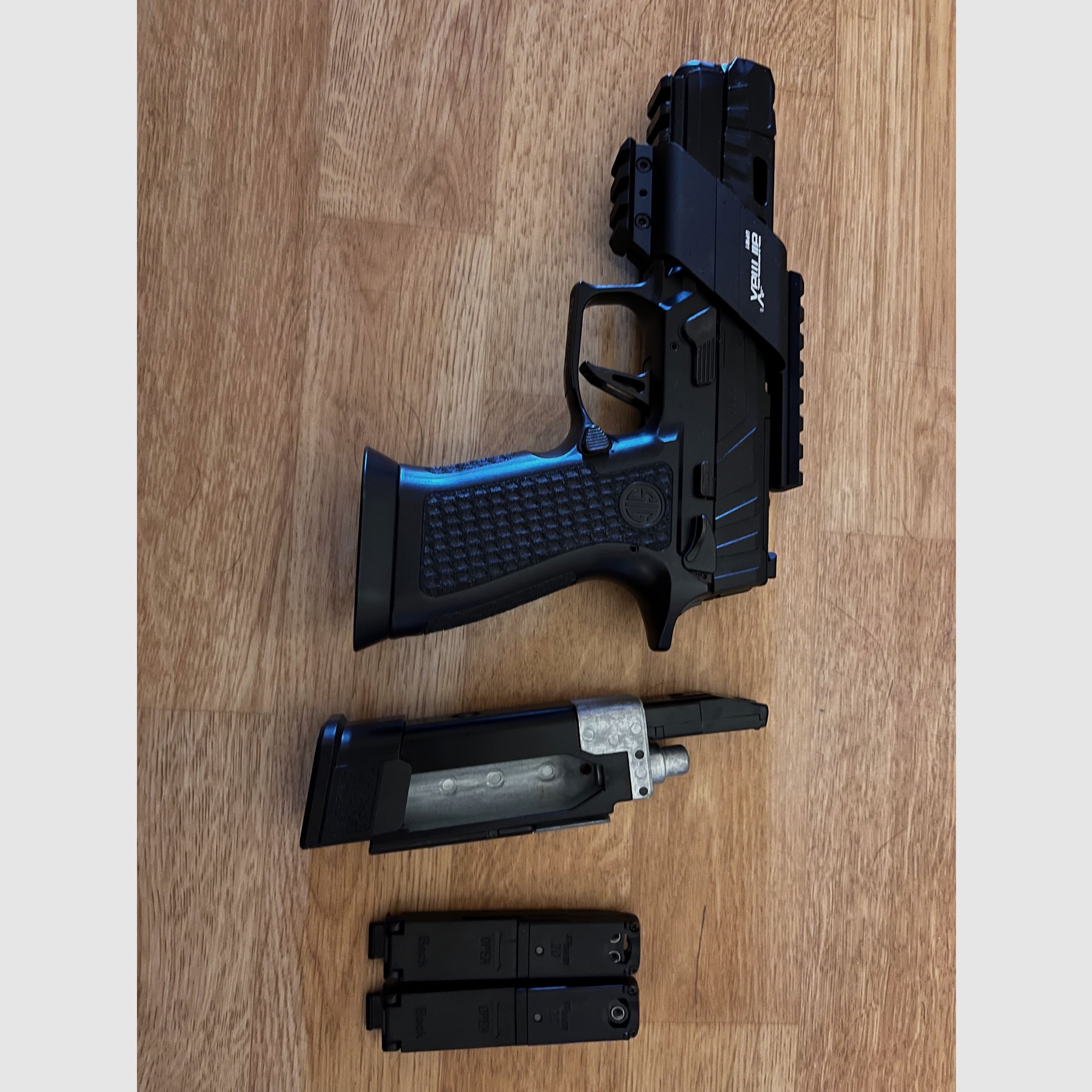 SIG Sauer P320 SPECTRE Comp Blackout CO₂ Blowback pistola de aire – 4,5 mm Diabolo, imagen 4 de 4