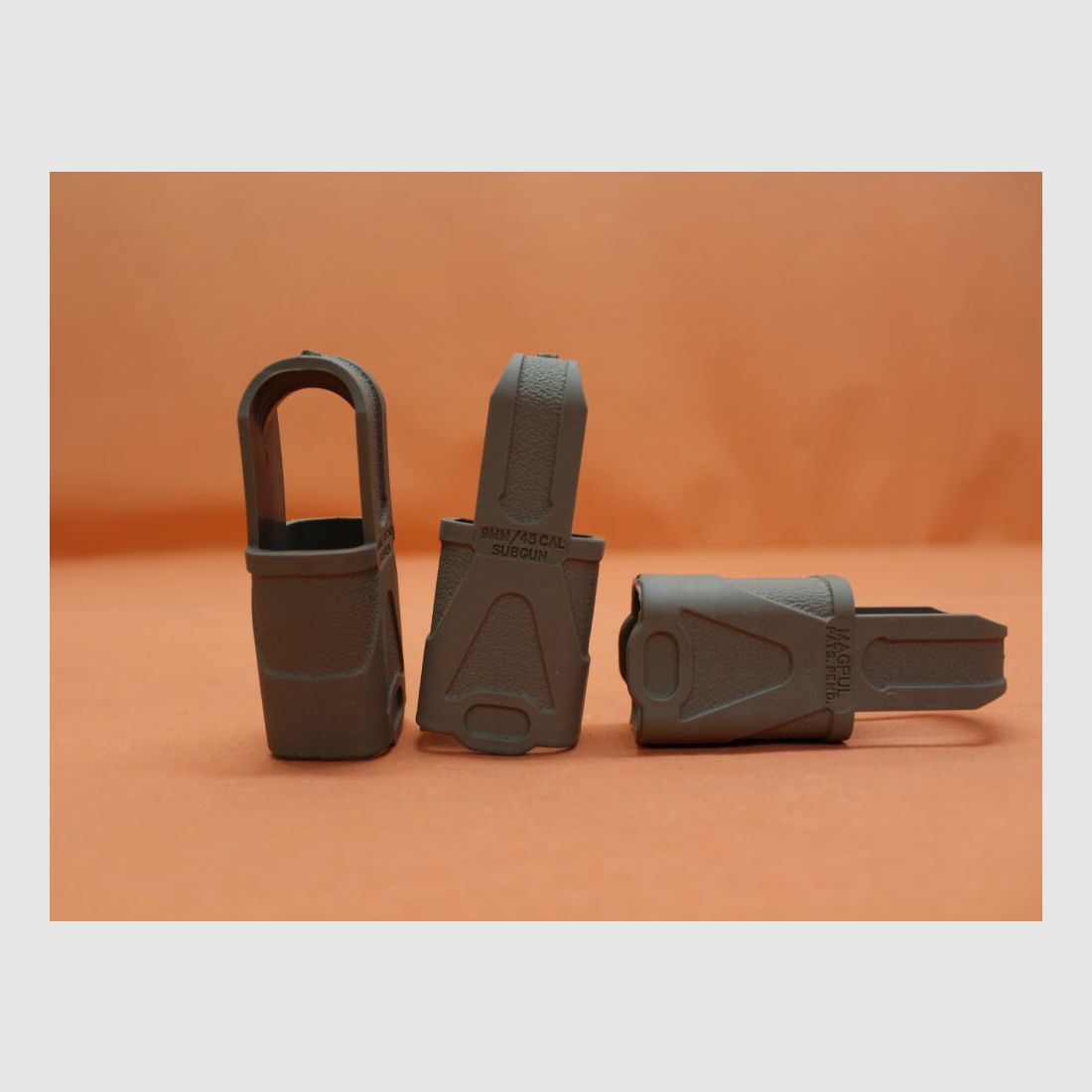 Magpul Magpul Magazine Assist 9mmSubgun (MAG003-DKEAR) Elastomer Flat Dark Earth VE 3 Stück Ziehilfe für 9mm MP Magazine, Bild 1 von 3