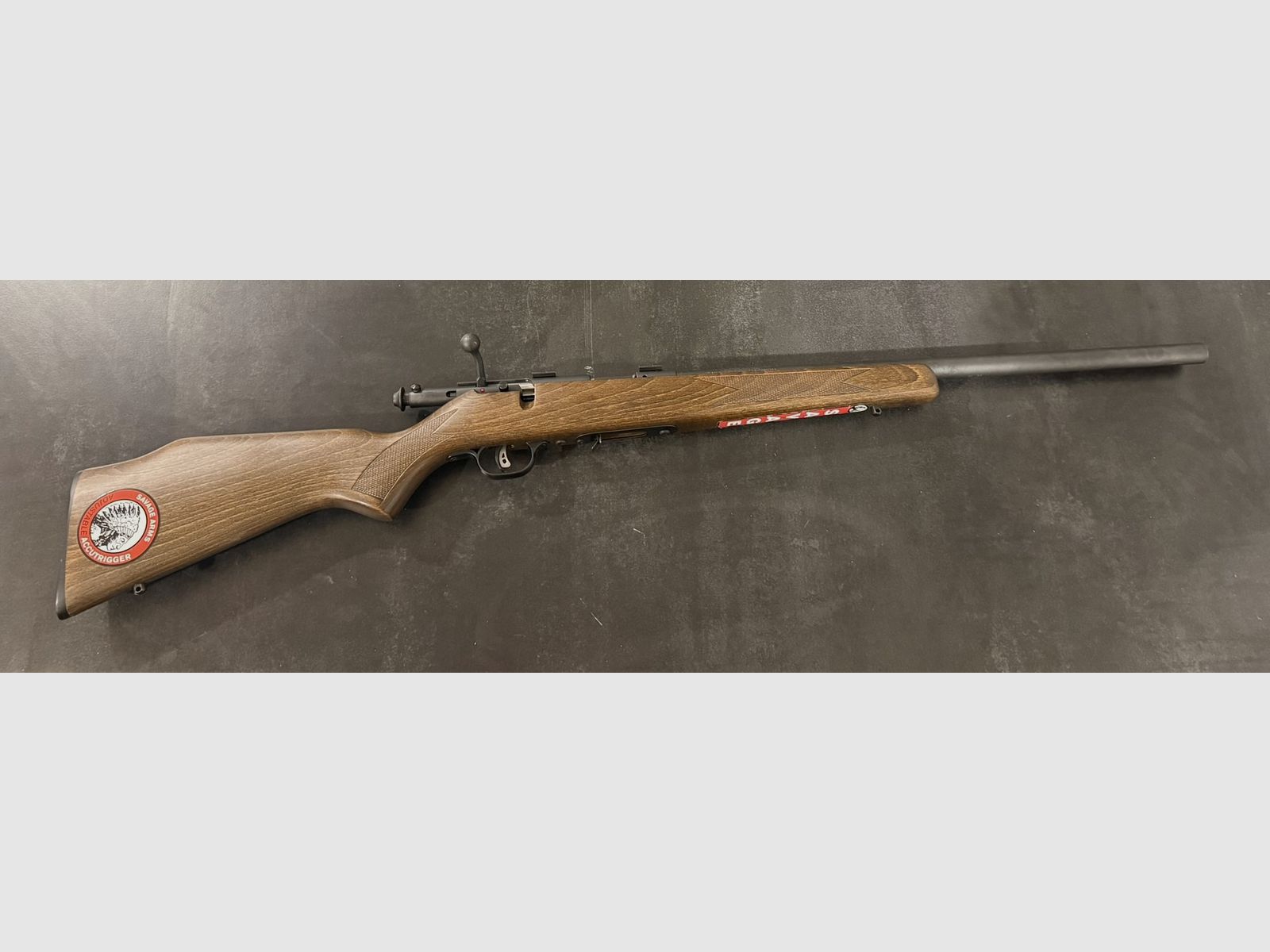 Savage 93R17 .17 HMR karabinek powtarzalny