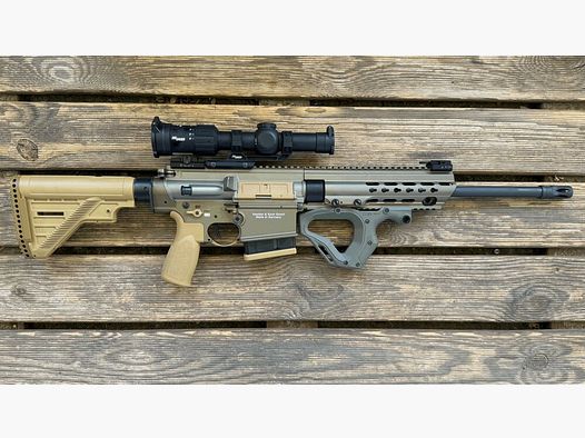 Heckler & Koch MR 308 z Sig Sauer Tango 1-6 x24 CQR Grip .308Win