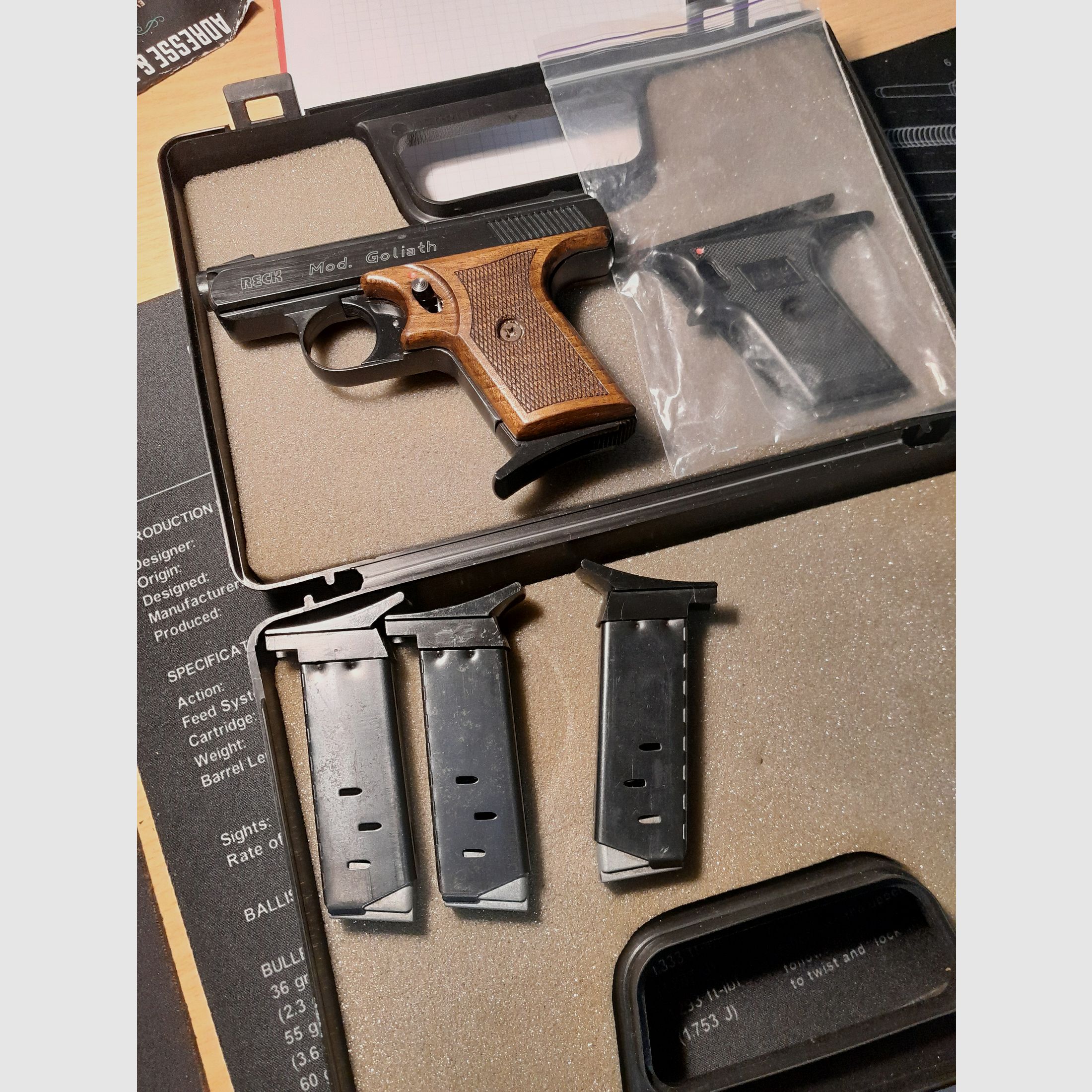 Reck Goliath with 4 magazines